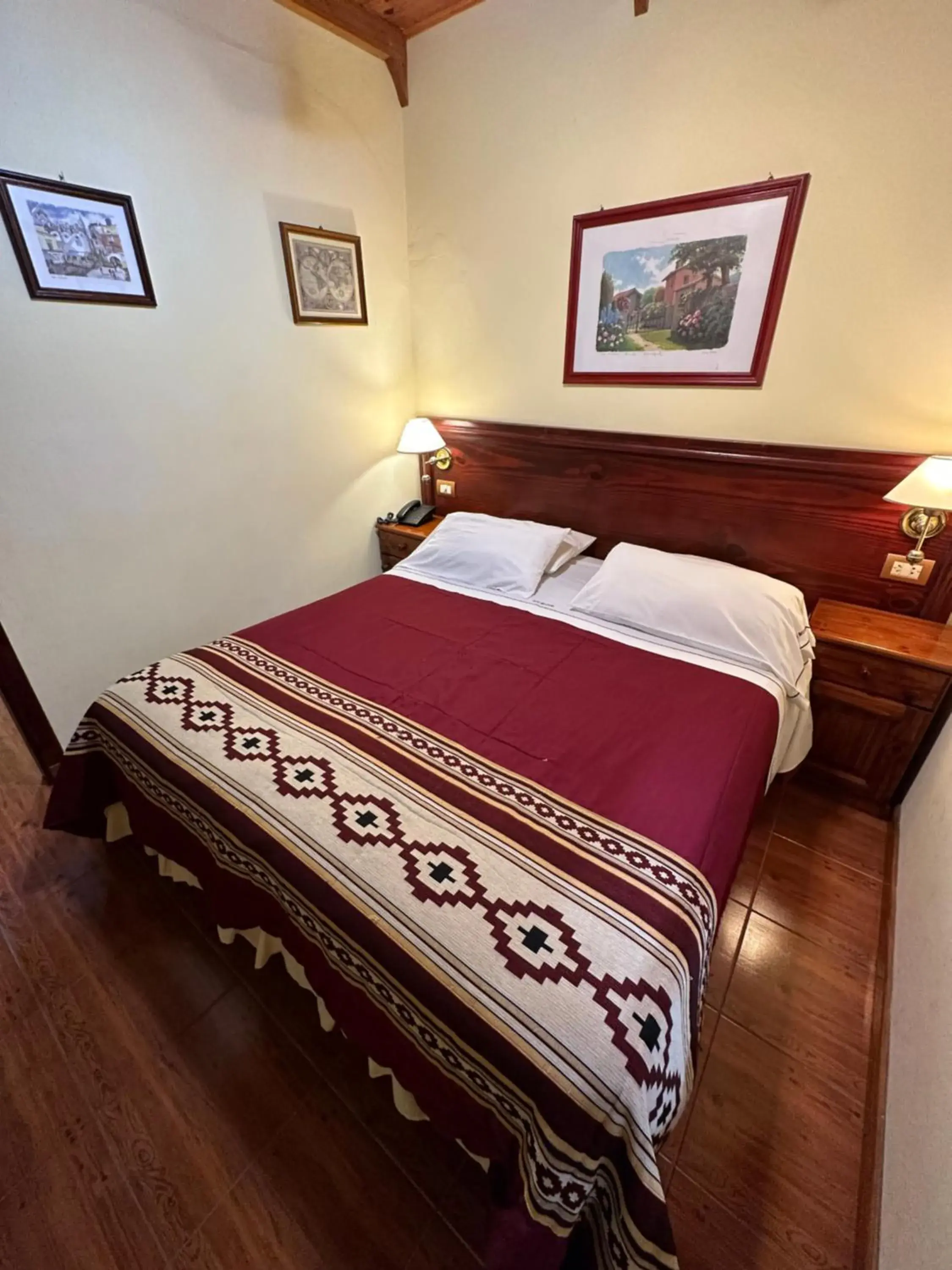 Bedroom, Bed in Hosteria Sirenuse Bedroom, Bed in Hosteria Sirenuse