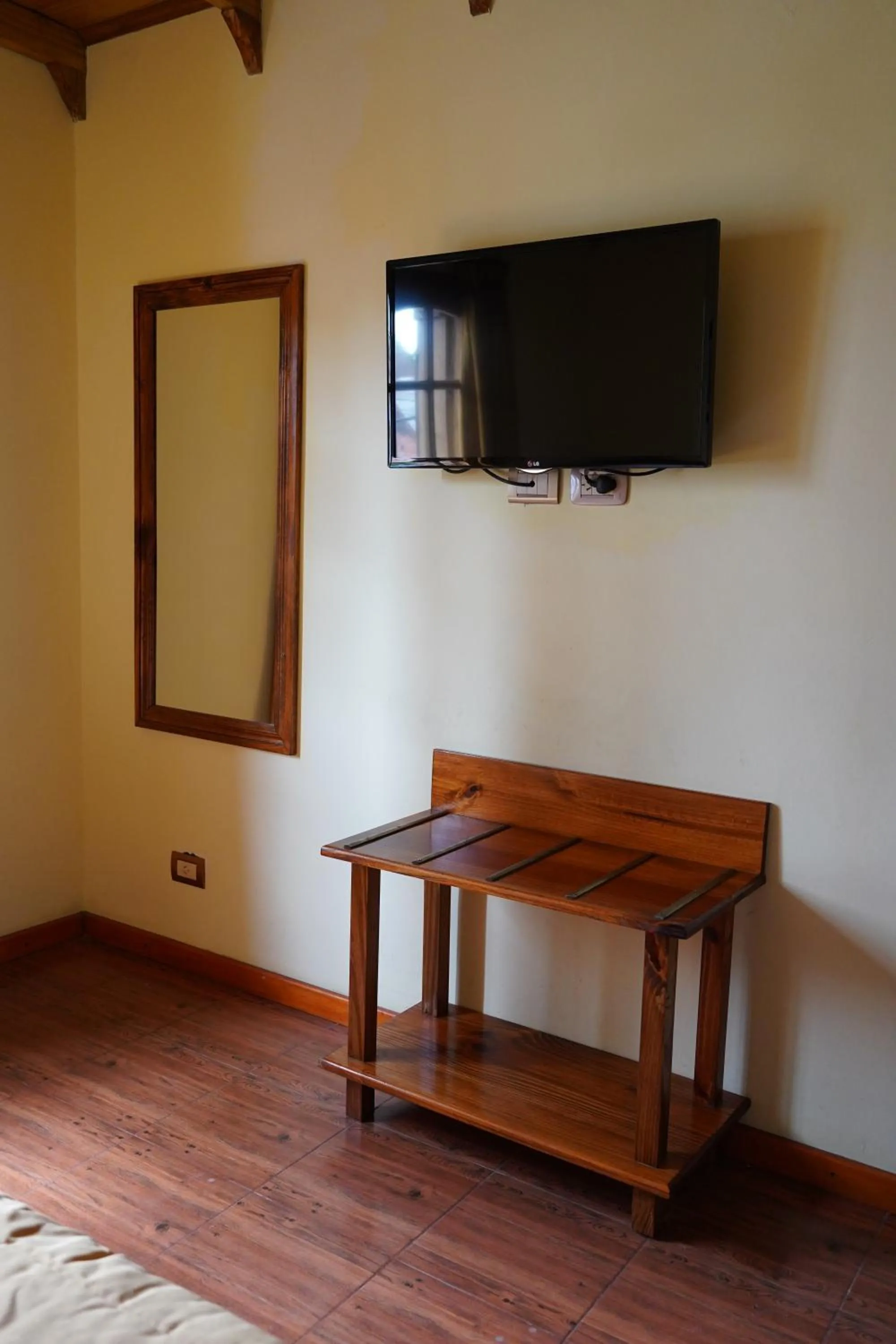 TV and multimedia in Hosteria Sirenuse