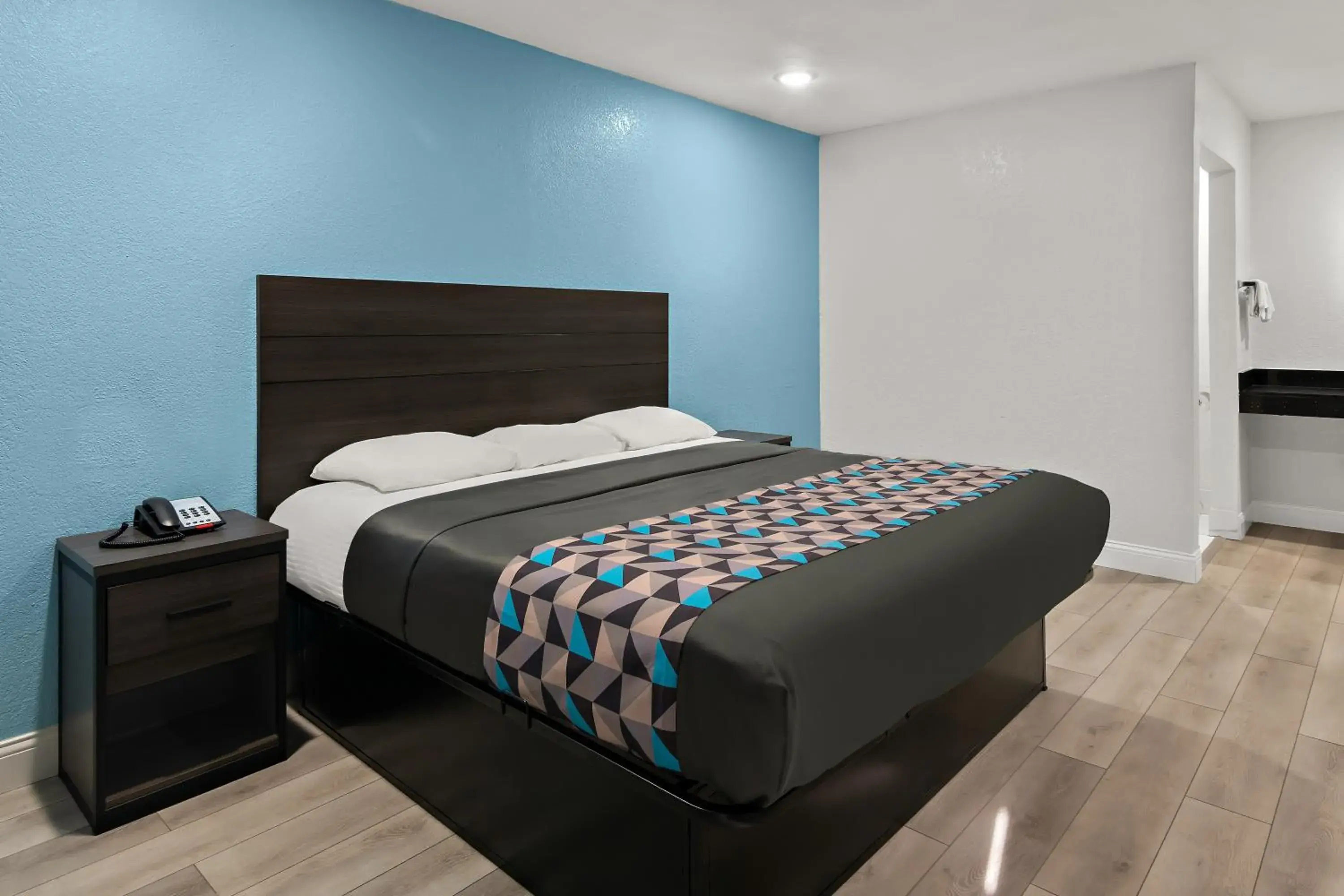 King Room - Disability Access/Non Smoking in Rodeway Inn King Room - Disability Access/Non Smoking in Rodeway Inn