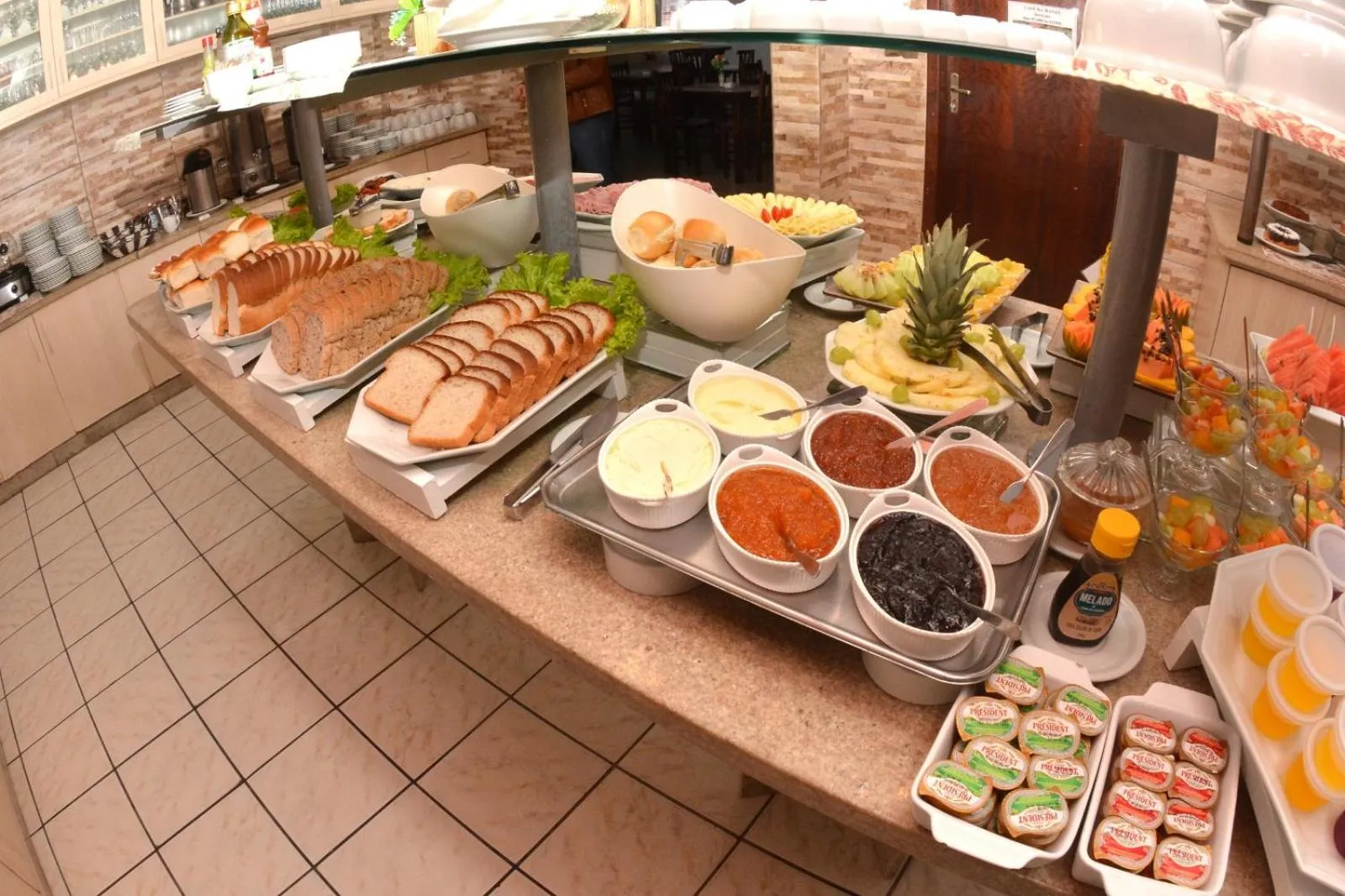 Breakfast in Hotel Dom Fish