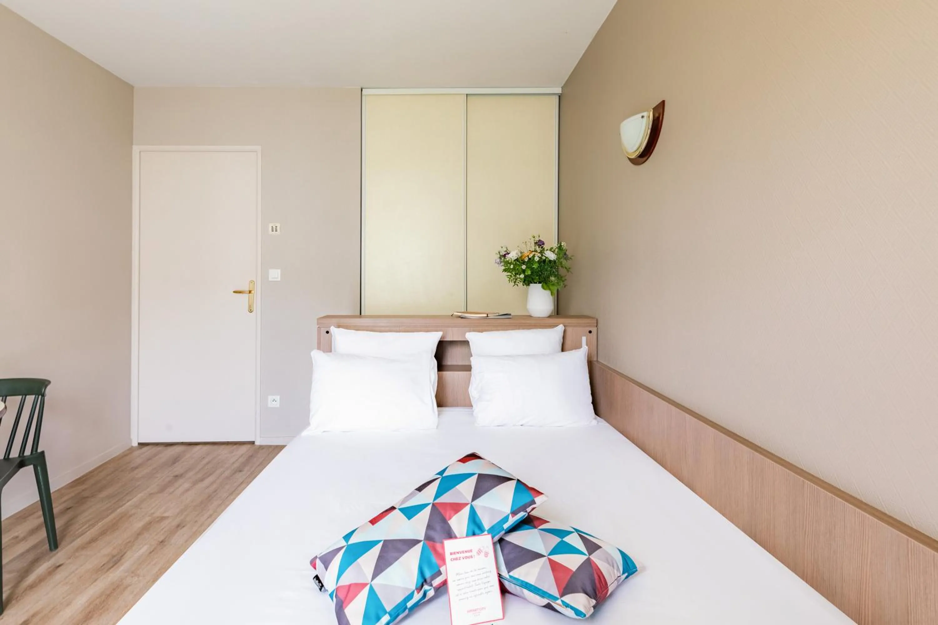 Bed in Appart'City Confort Nantes Cité des Congrès