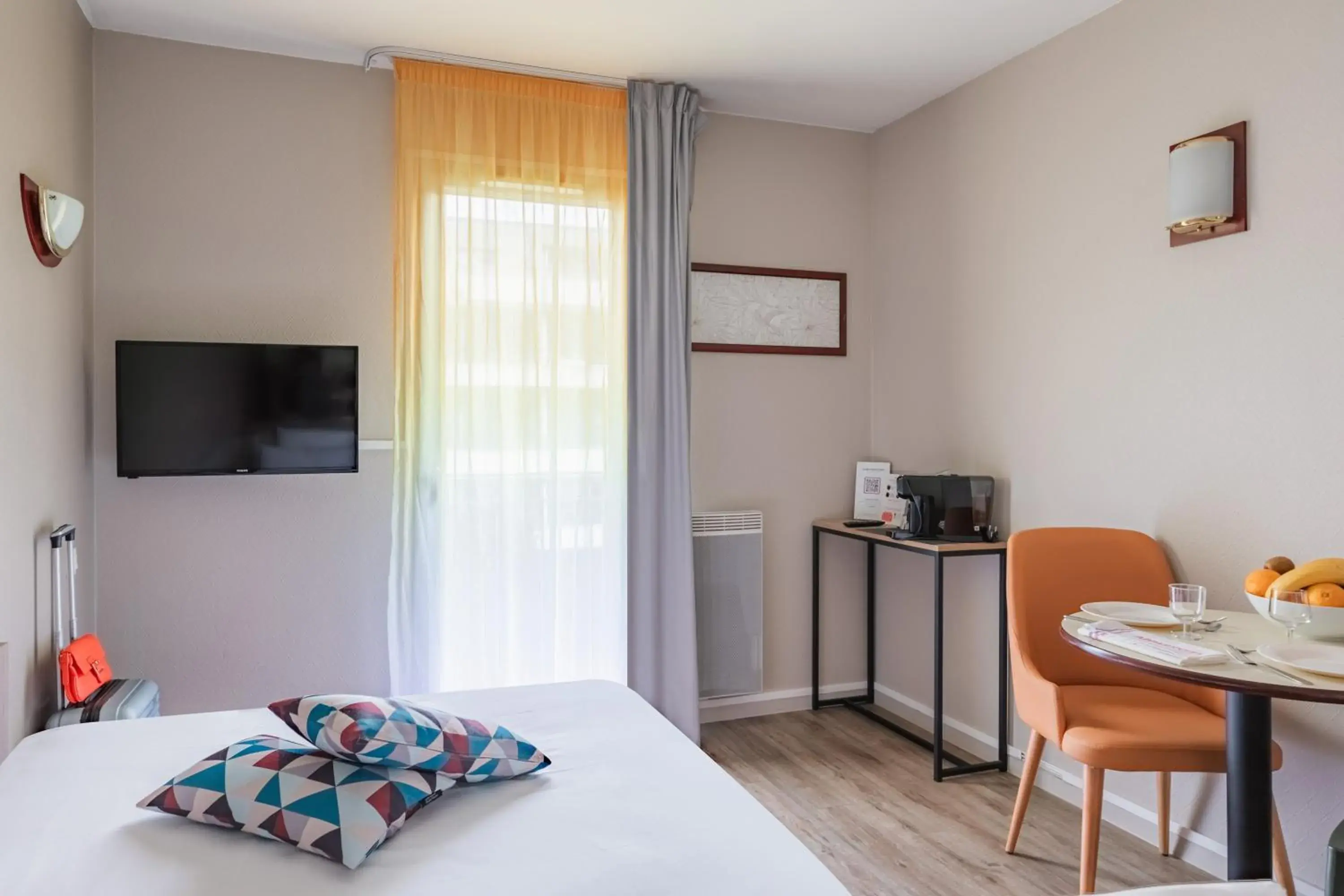 Bed in Appart'City Confort Nantes Cité des Congrès Bed in Appart'City Confort Nantes Cité des Congrès