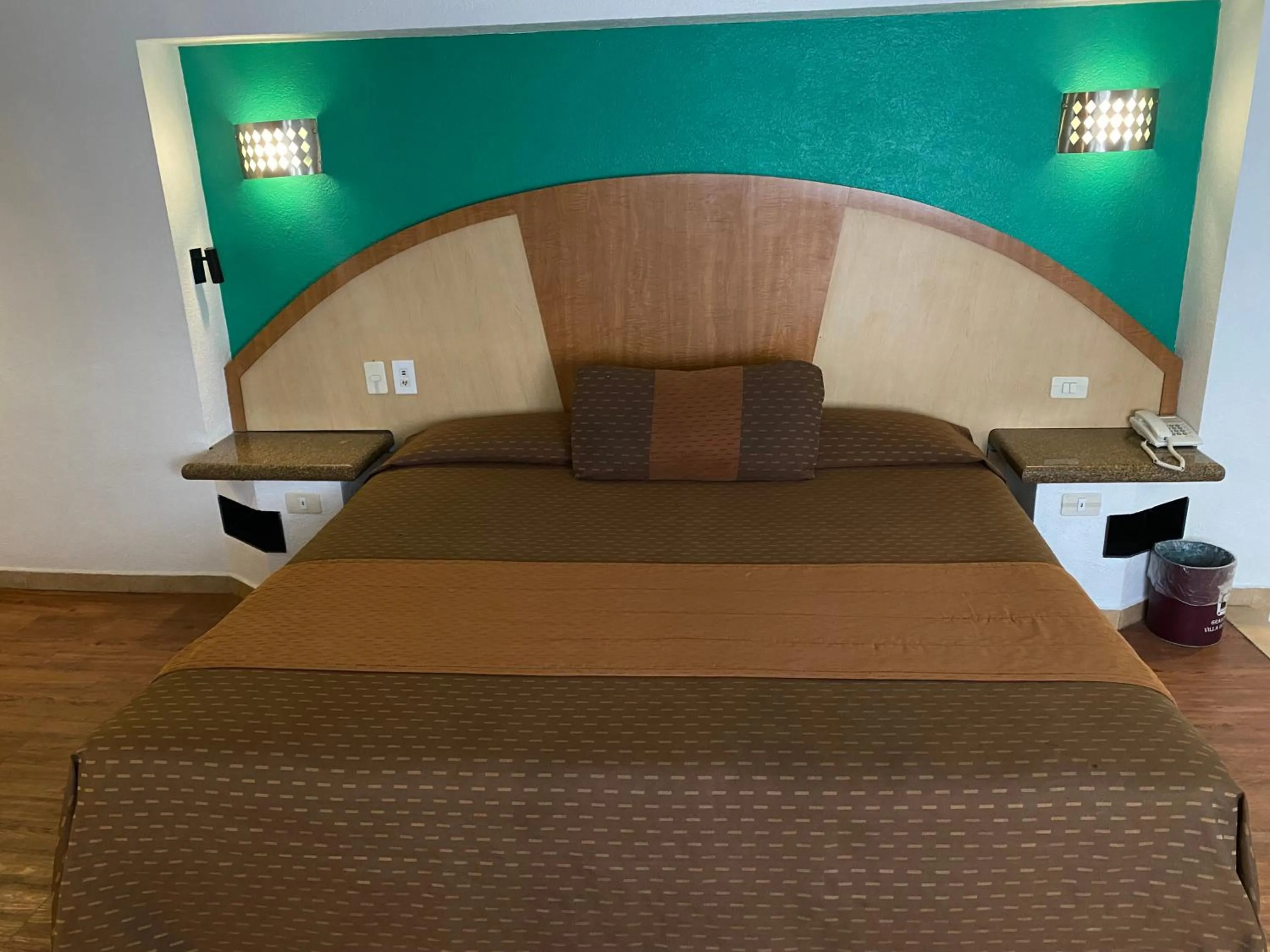 Photo of the whole room, Bed in Hotel Villa de Madrid