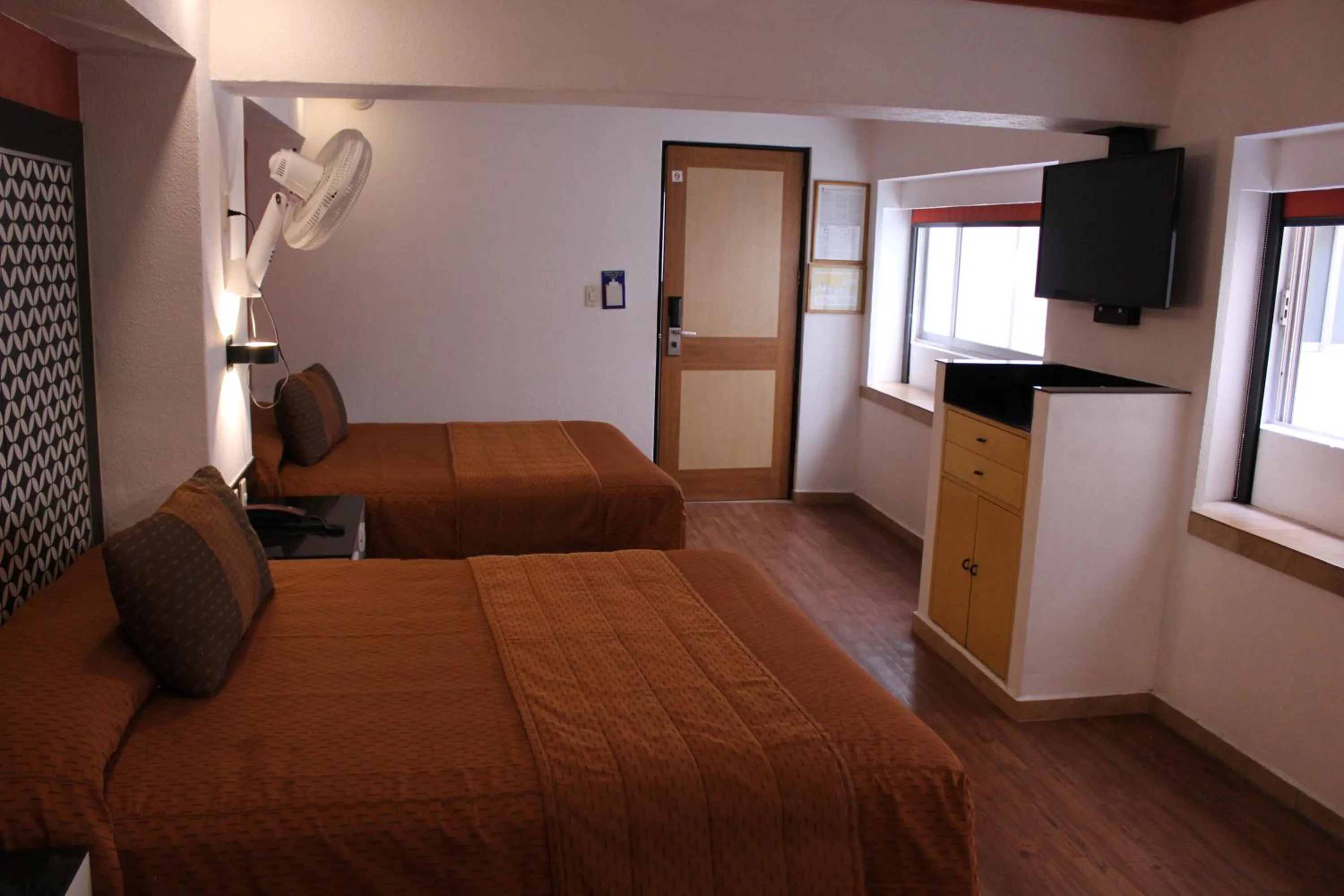 Photo of the whole room, Bed in Hotel Villa de Madrid