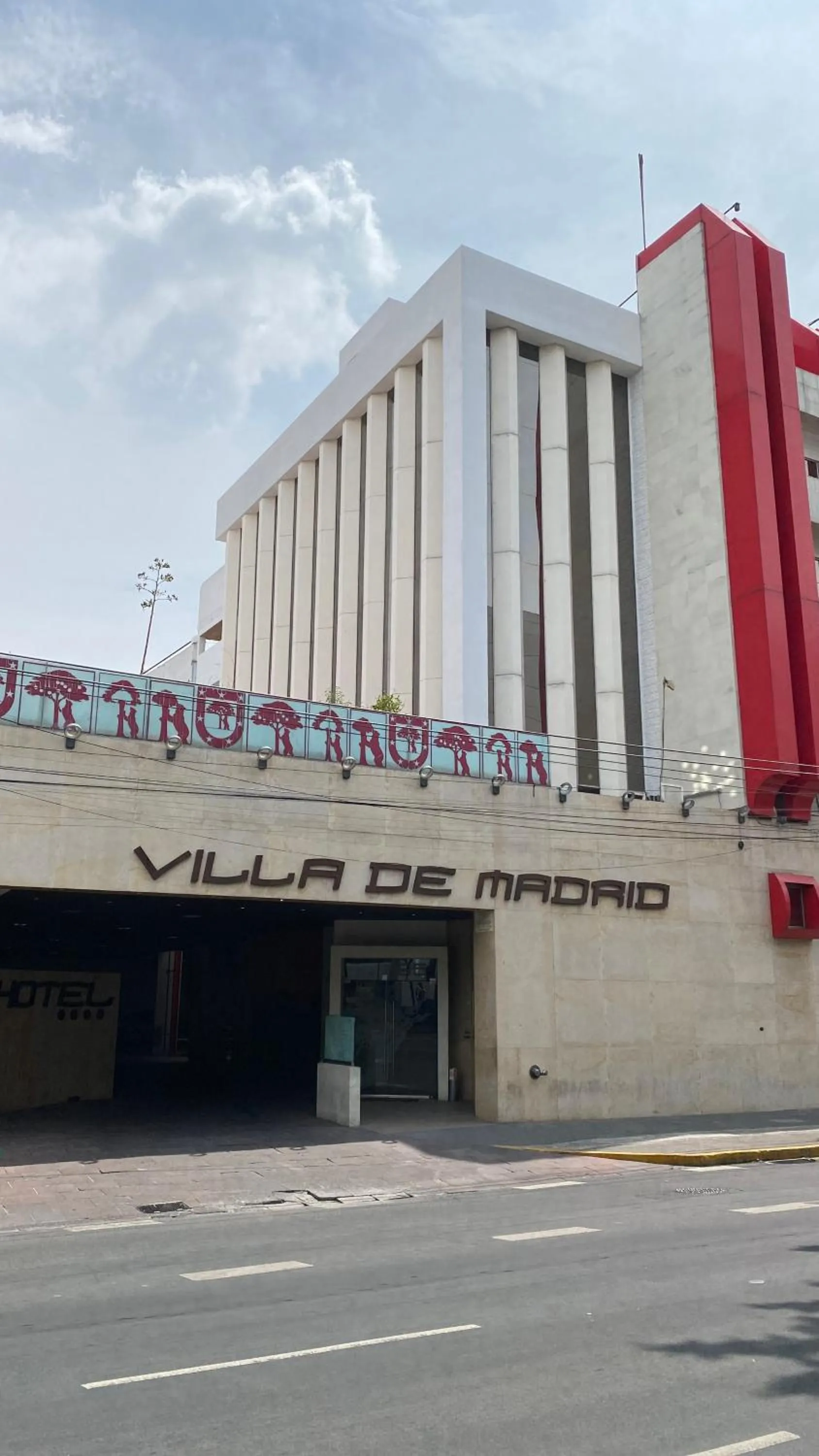 Property building in Hotel Villa de Madrid