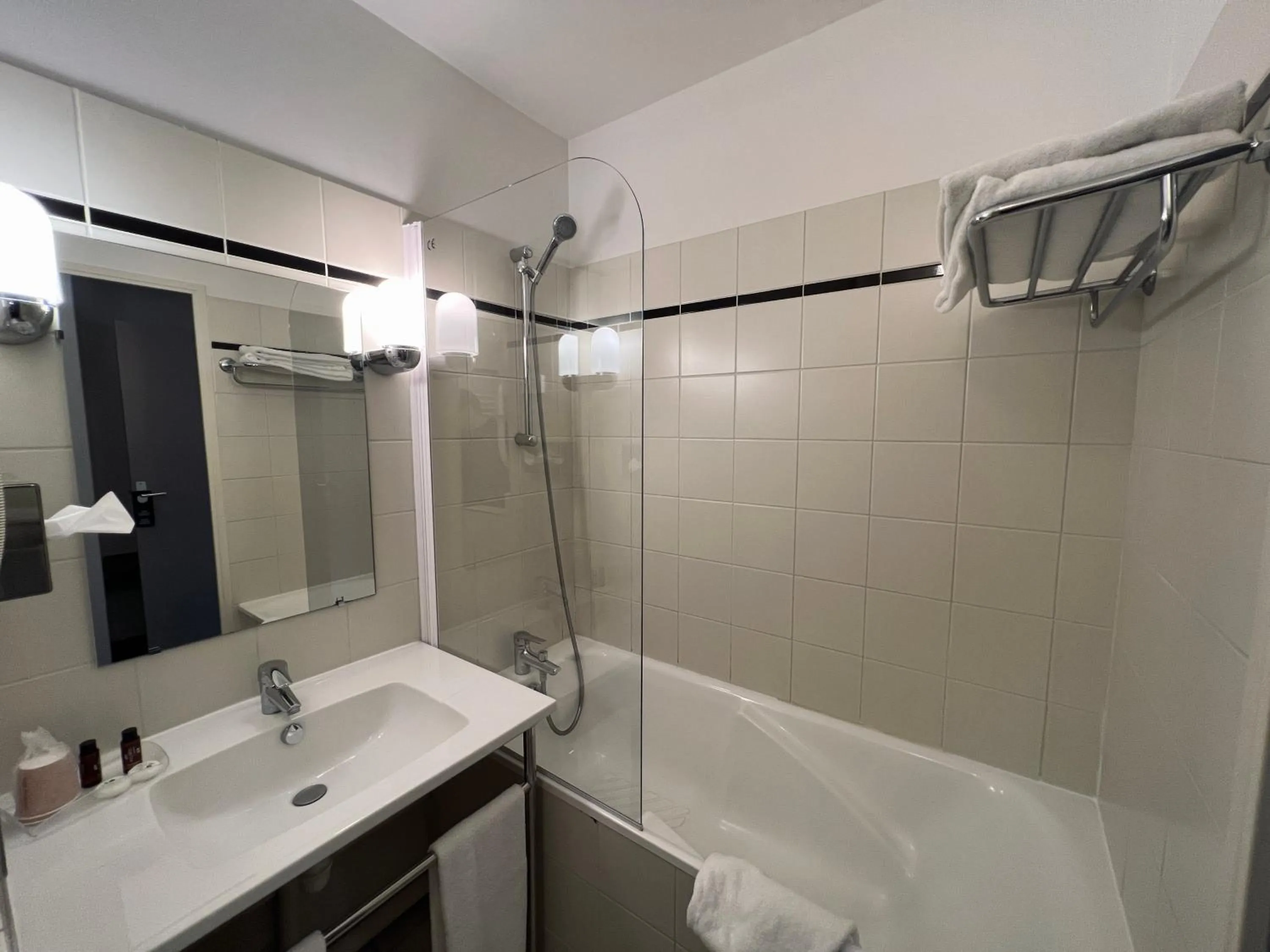 Bathroom in Le Pré Saint Germain