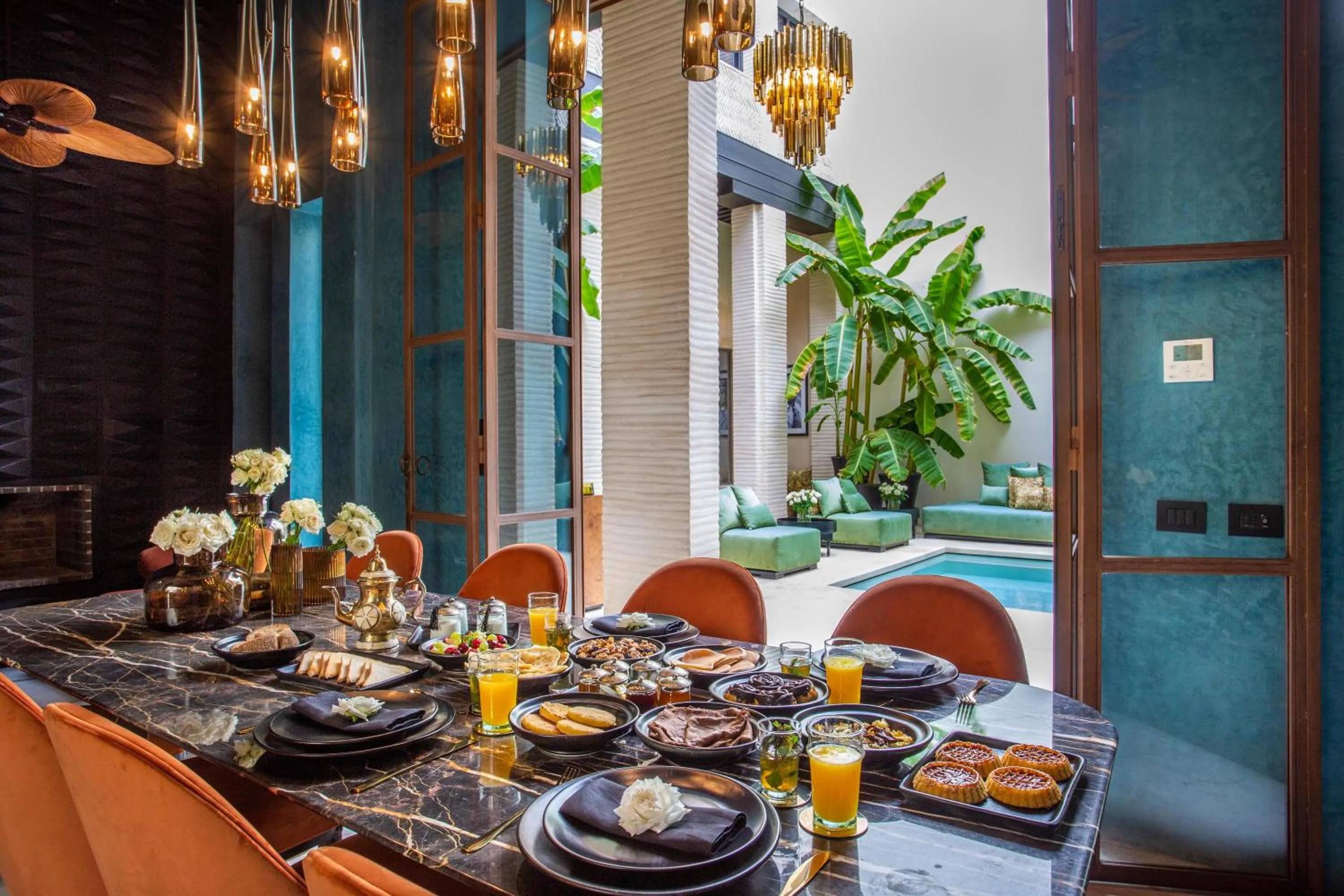 Restaurant/places to eat in Riad Tajania