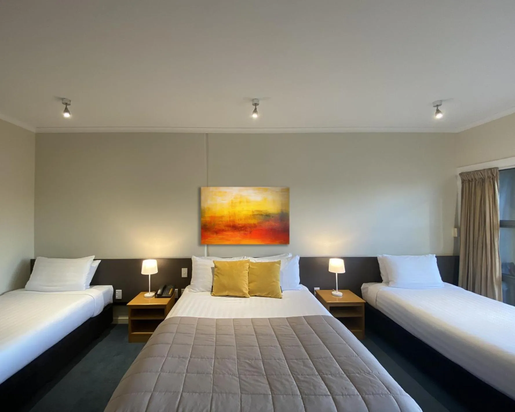 Photo of the whole room, Bed in Saxton Lodge