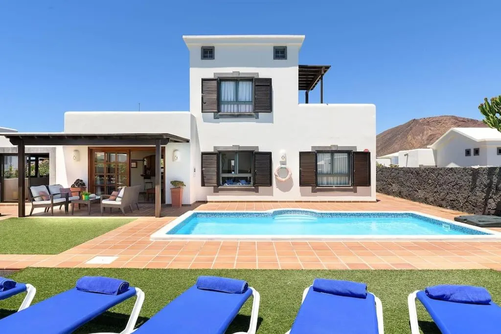 Property building in Hipoclub Villas, Aguamarina 10