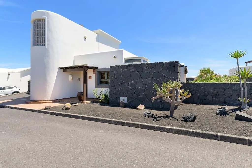 Property building in Hipoclub Villas, Aguamarina 10