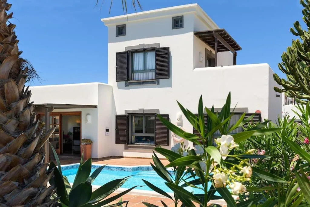 Property building in Hipoclub Villas, Aguamarina 10