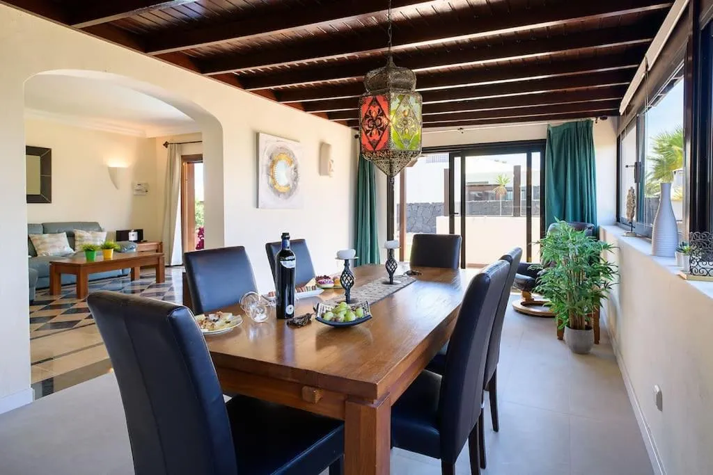 Dining area in Hipoclub Villas, Aguamarina 10