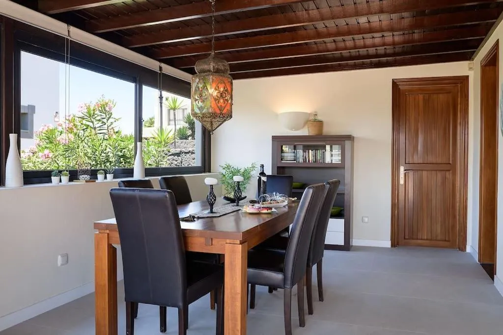 Dining area in Hipoclub Villas, Aguamarina 10
