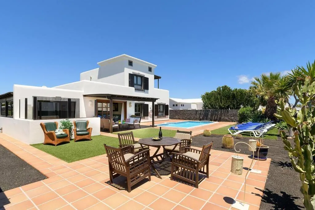 Property building in Hipoclub Villas, Aguamarina 10