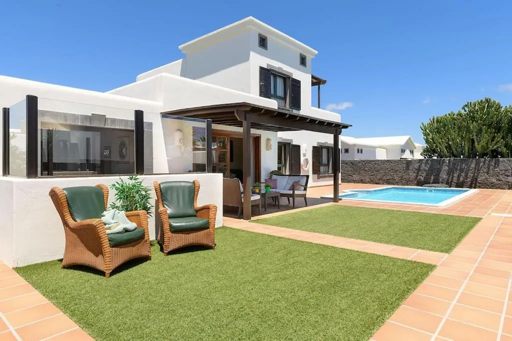 Property building in Hipoclub Villas, Aguamarina 10