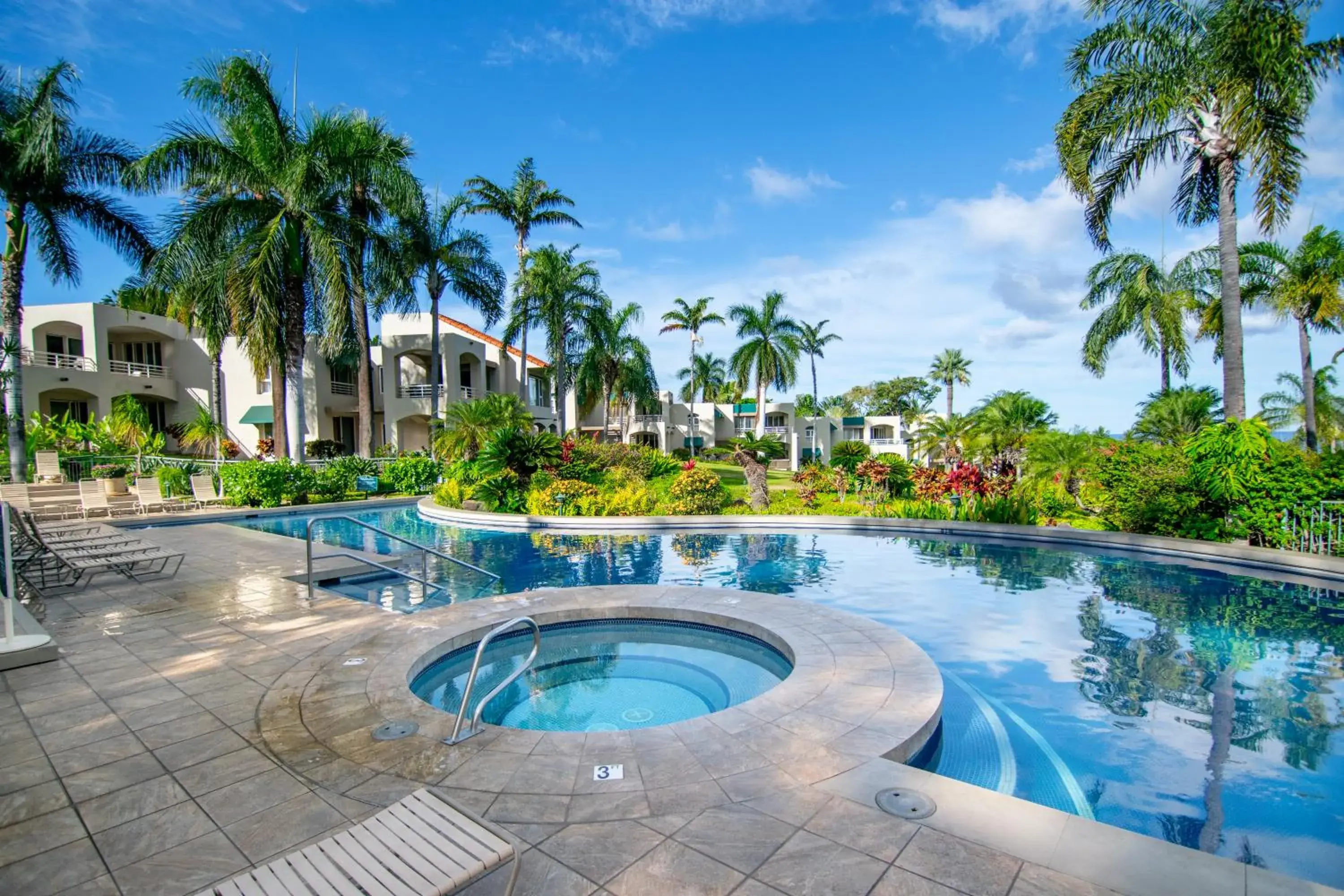 Swimming pool in Palms at Wailea Swimming pool in Palms at Wailea