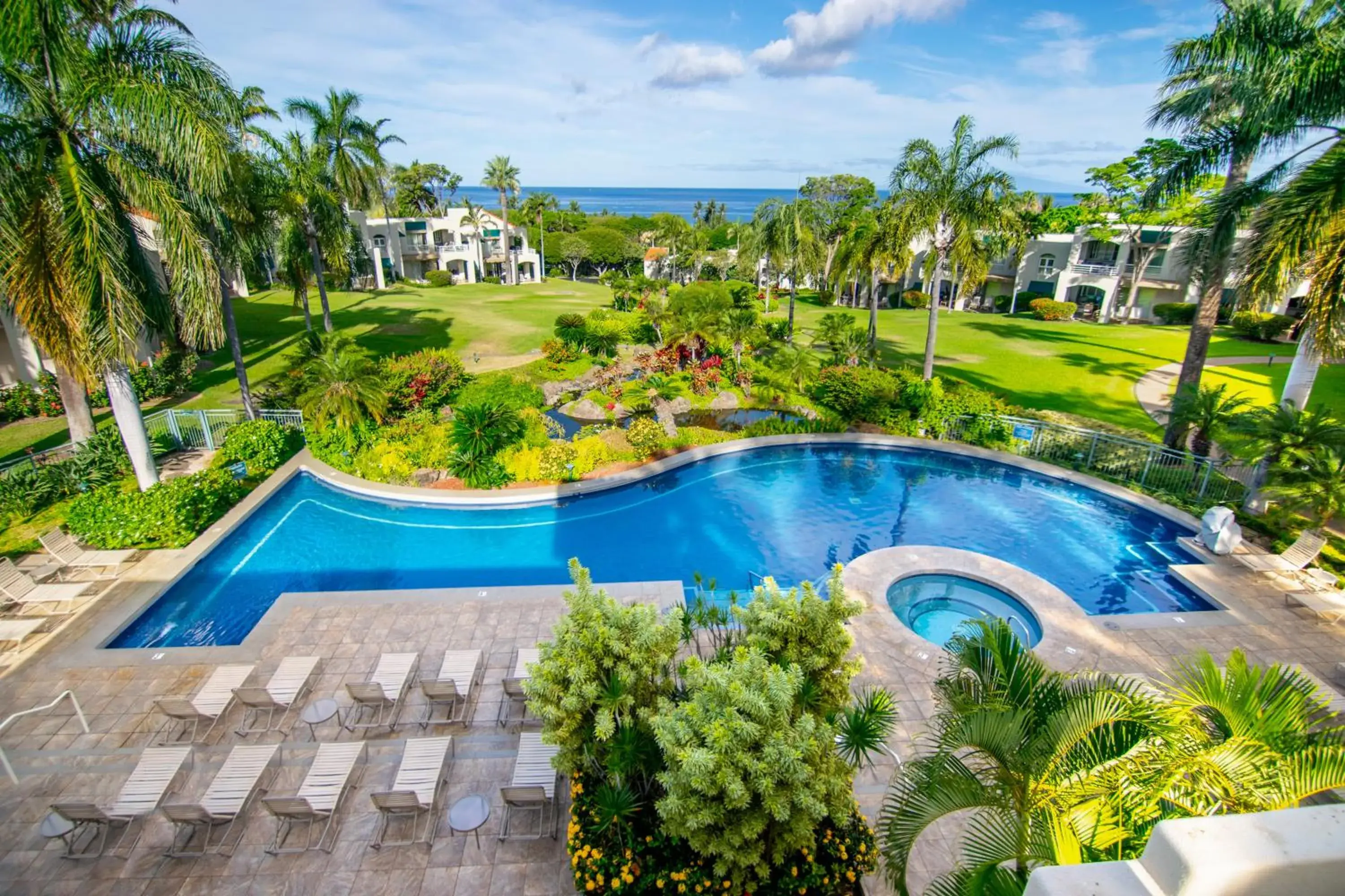 Swimming pool in Palms at Wailea Swimming pool in Palms at Wailea