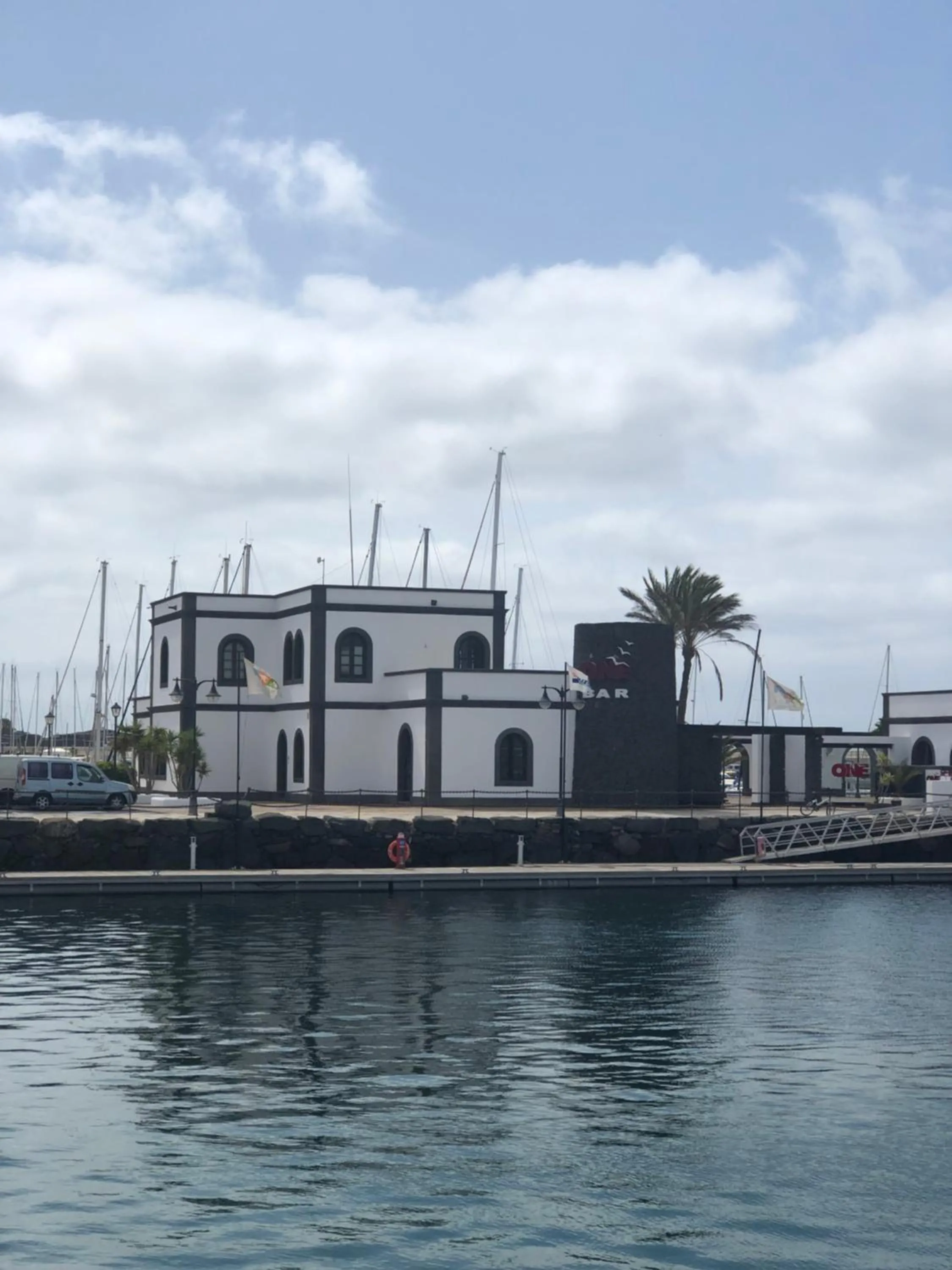 Restaurant/places to eat in Villa Blue Horizon