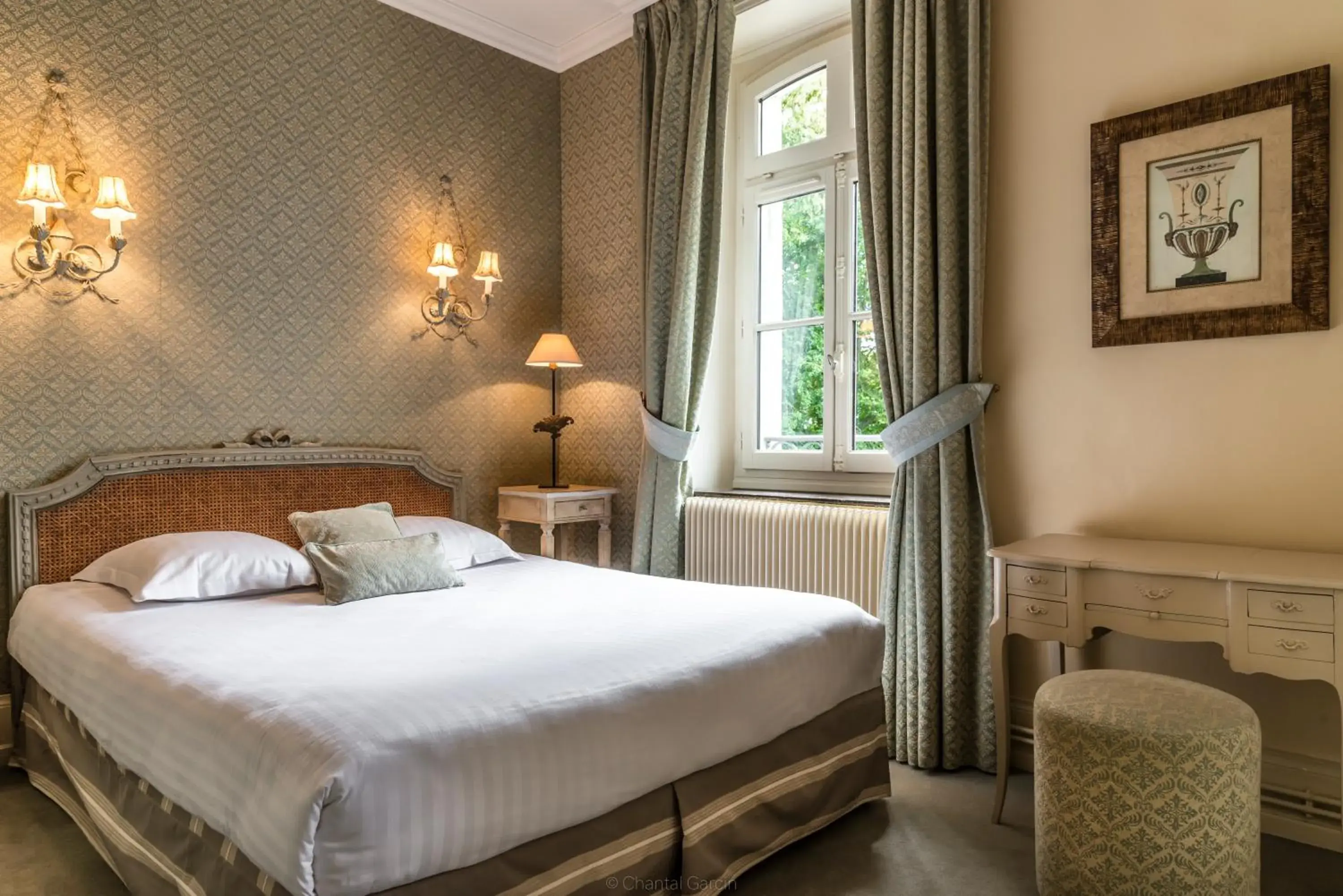 Bed in Hôtel Château Cléry Bed in Hôtel Château Cléry