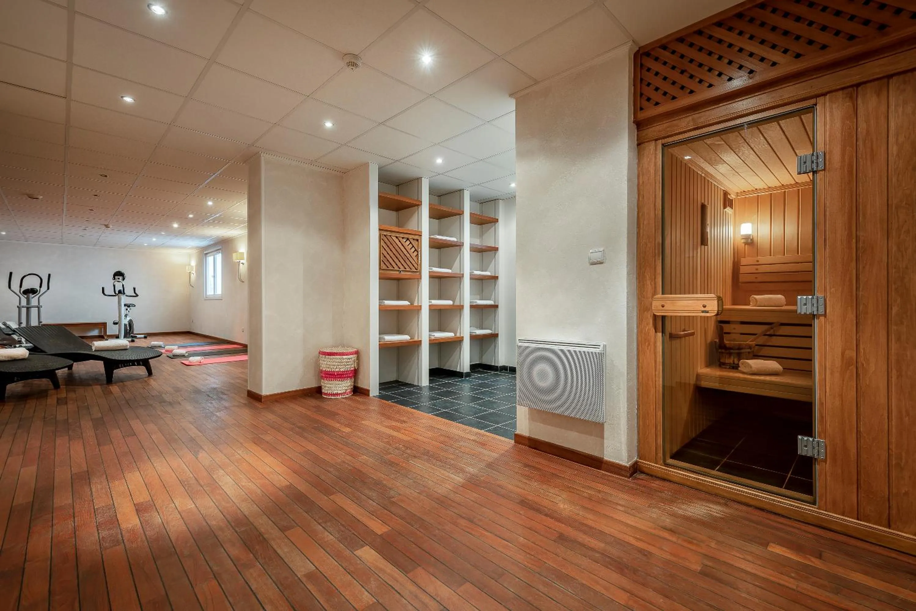 Spa and wellness centre/facilities in Hôtel Château Cléry