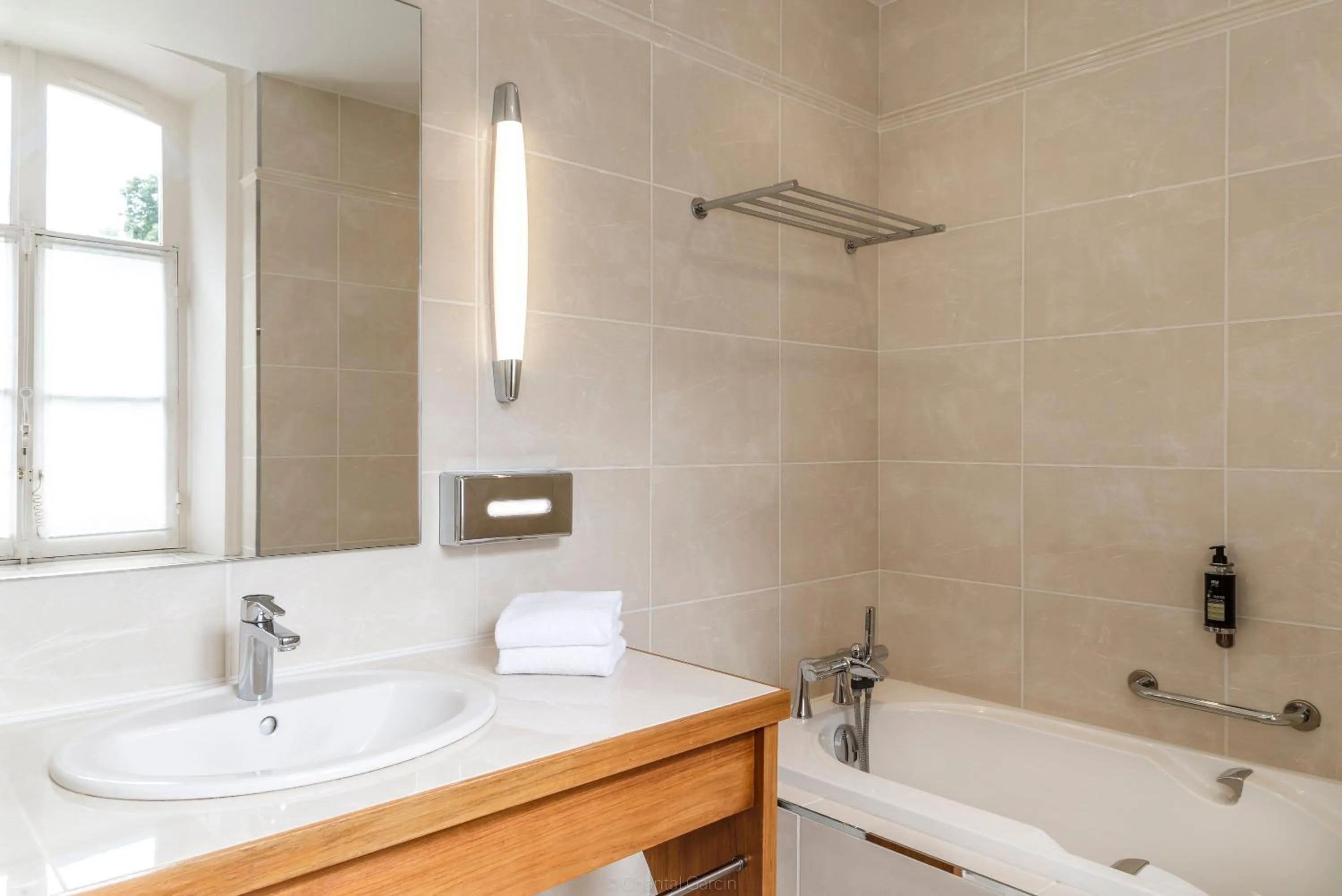 Bathroom in Hôtel Château Cléry
