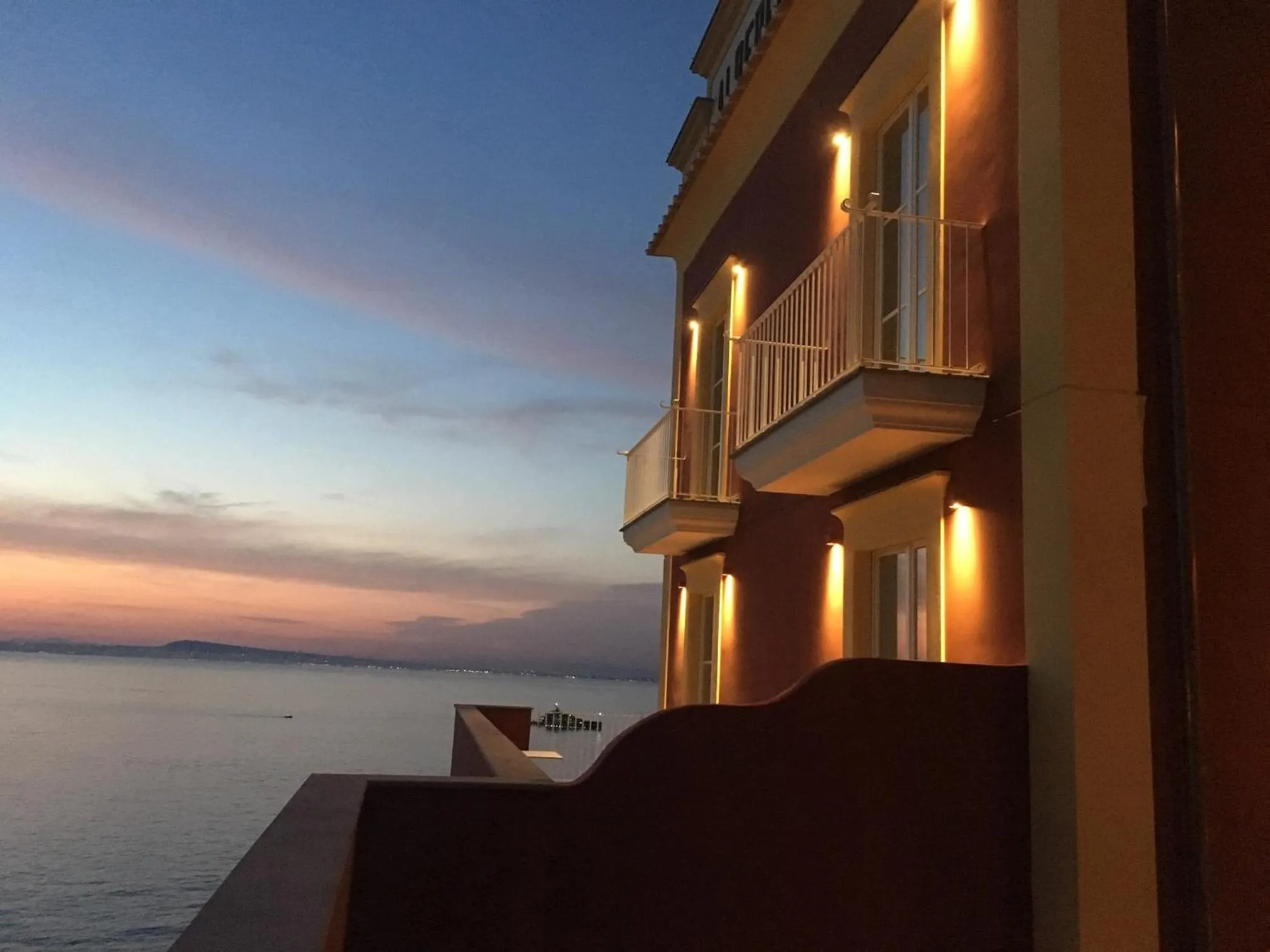 Sunset in Hotel Lorelei Londres