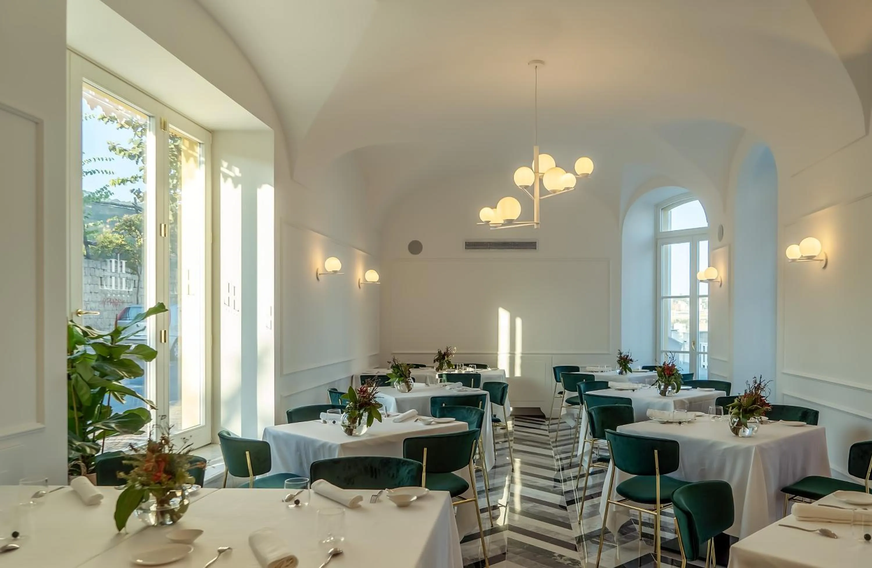 Restaurant/places to eat in Hotel Lorelei Londres