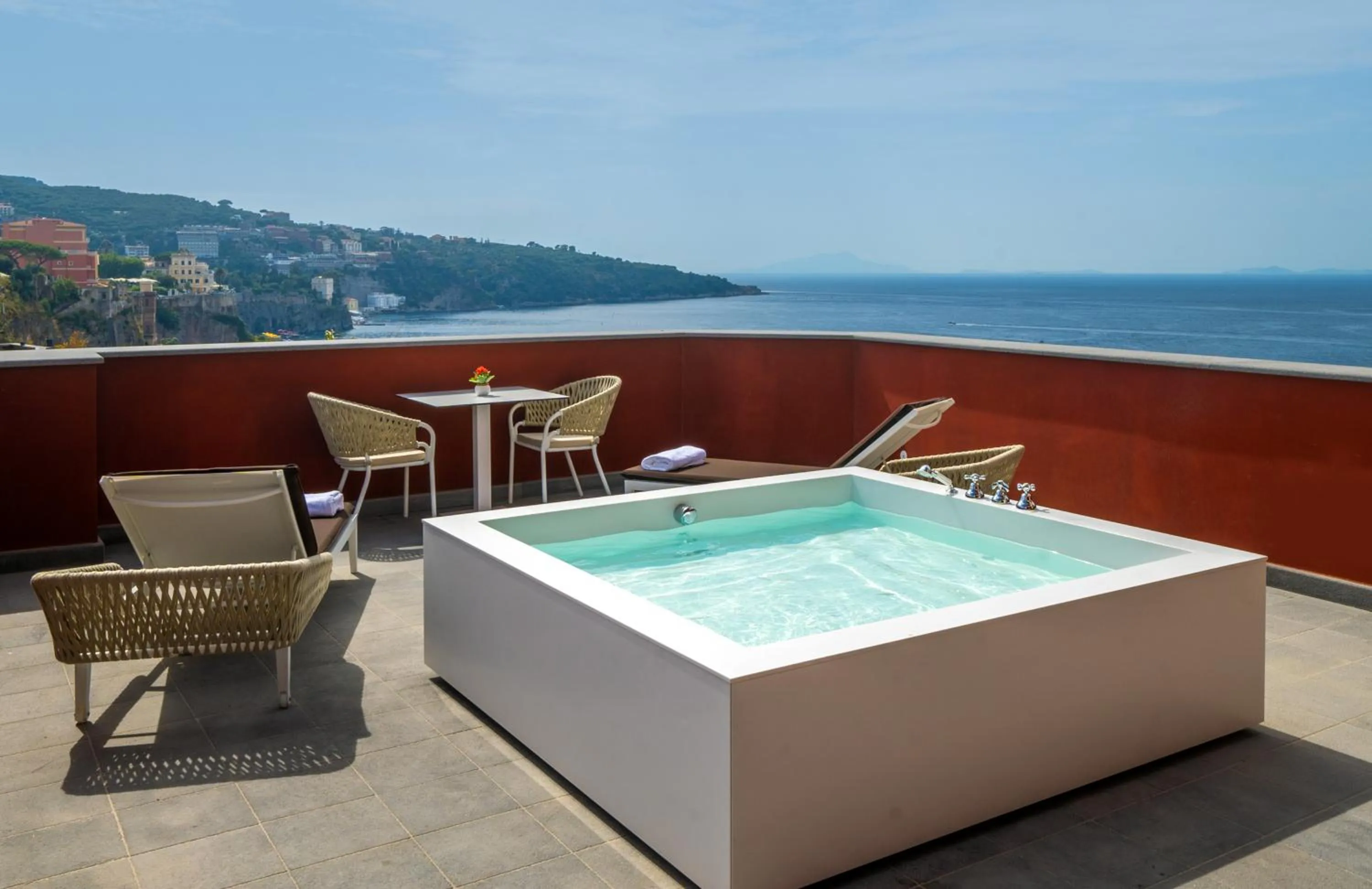 Hot Tub in Hotel Lorelei Londres