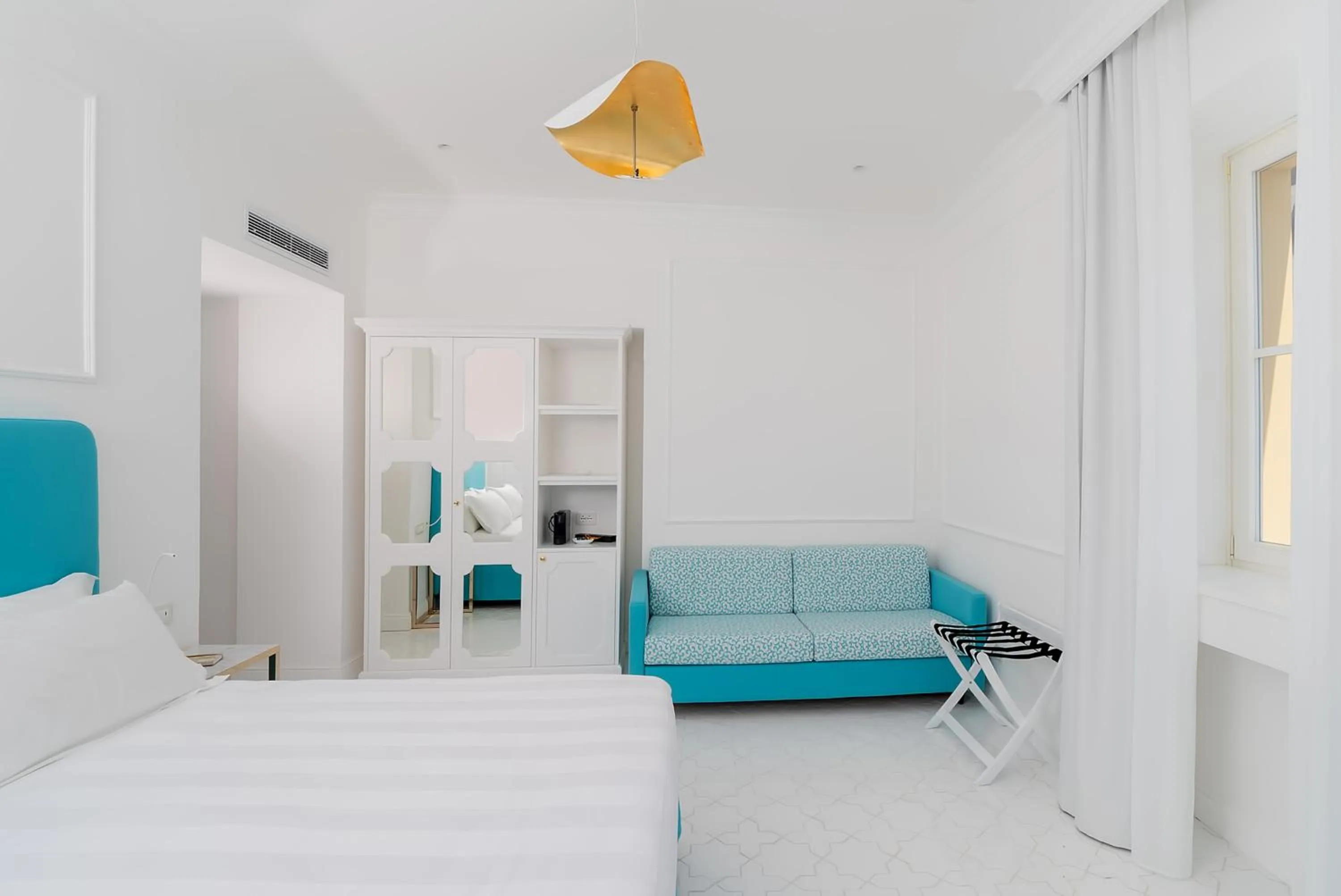 Photo of the whole room, Bed in Hotel Lorelei Londres