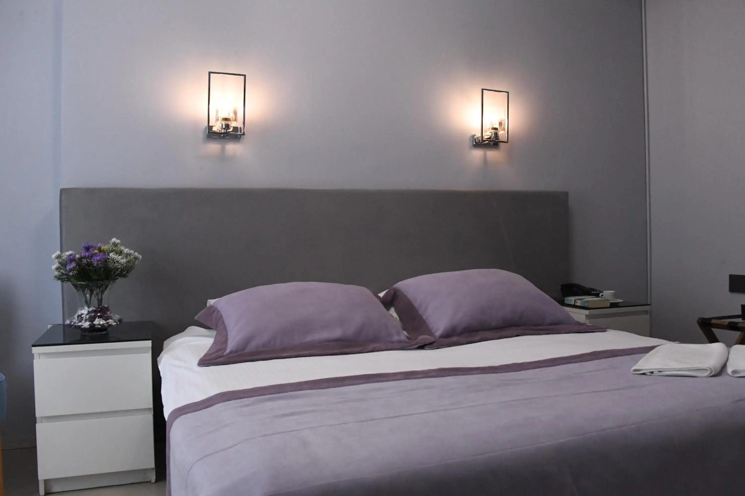 Bed in A Hotels & Suite Bed in A Hotels & Suite