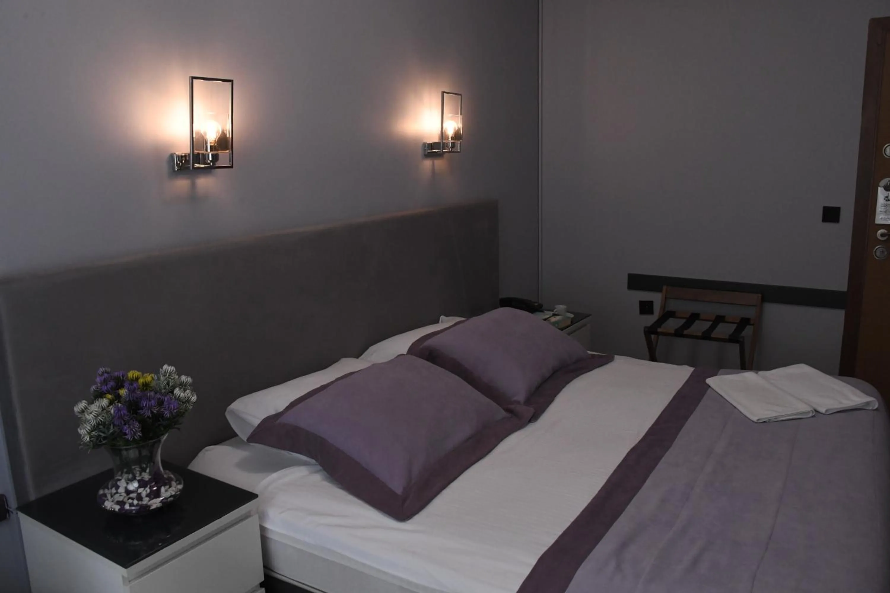 Bed in A Hotels & Suite