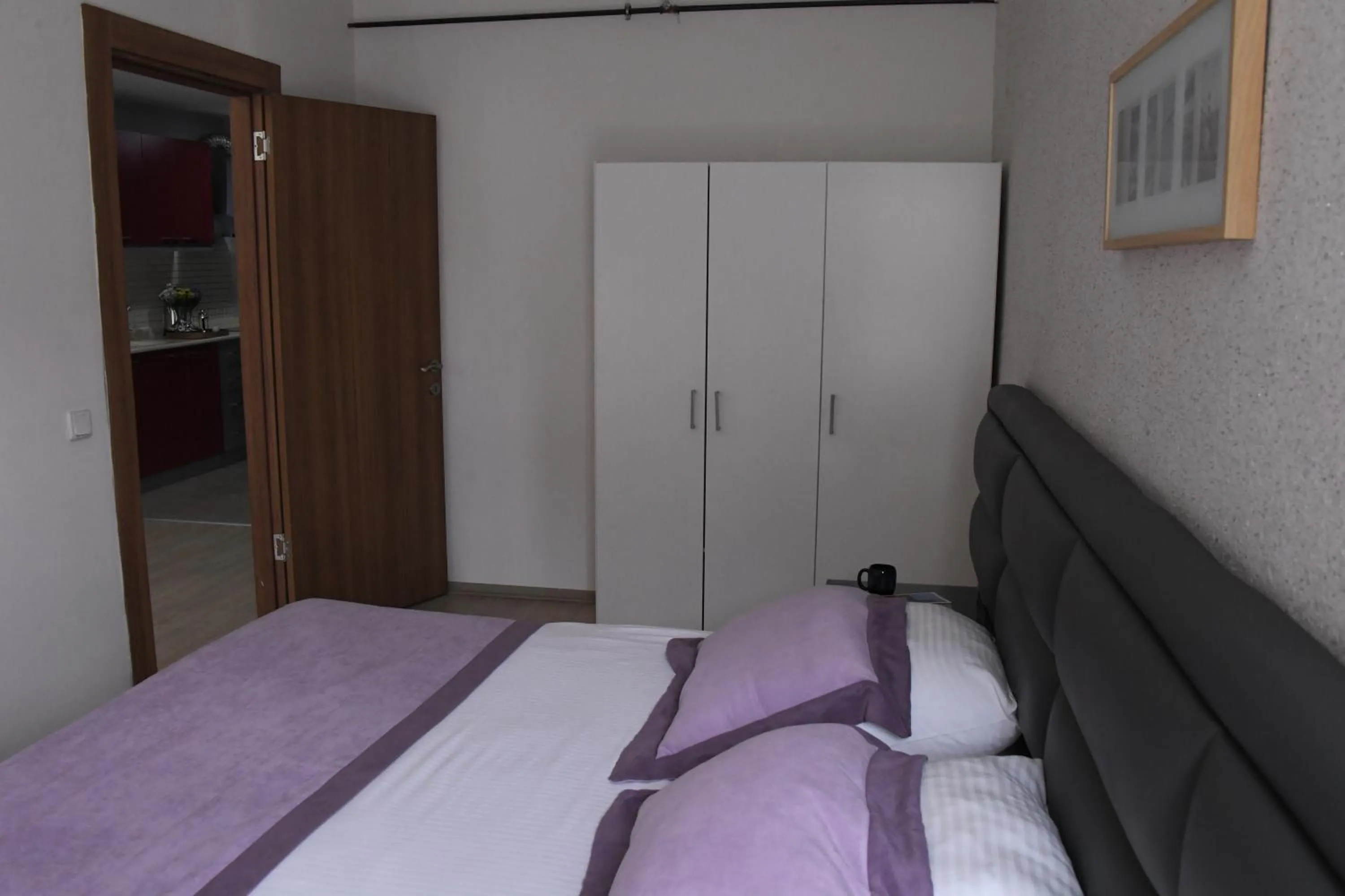 Bedroom, Bed in A Hotels & Suite