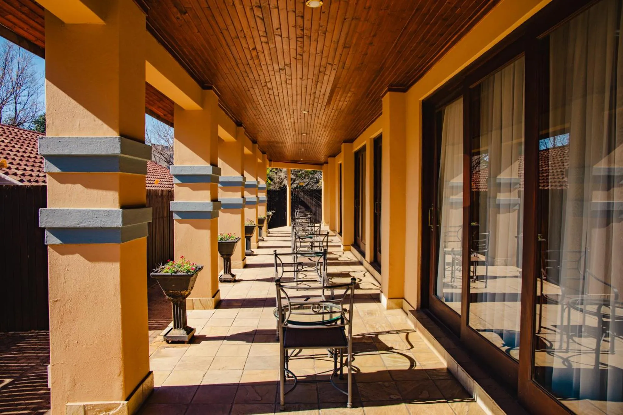 Restaurant/places to eat in Anta Boga Hotel