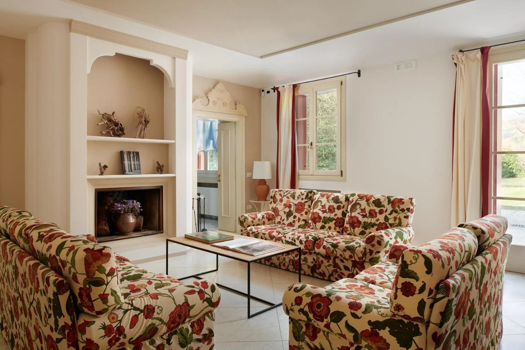 Communal lounge/ TV room in Villa Lovi