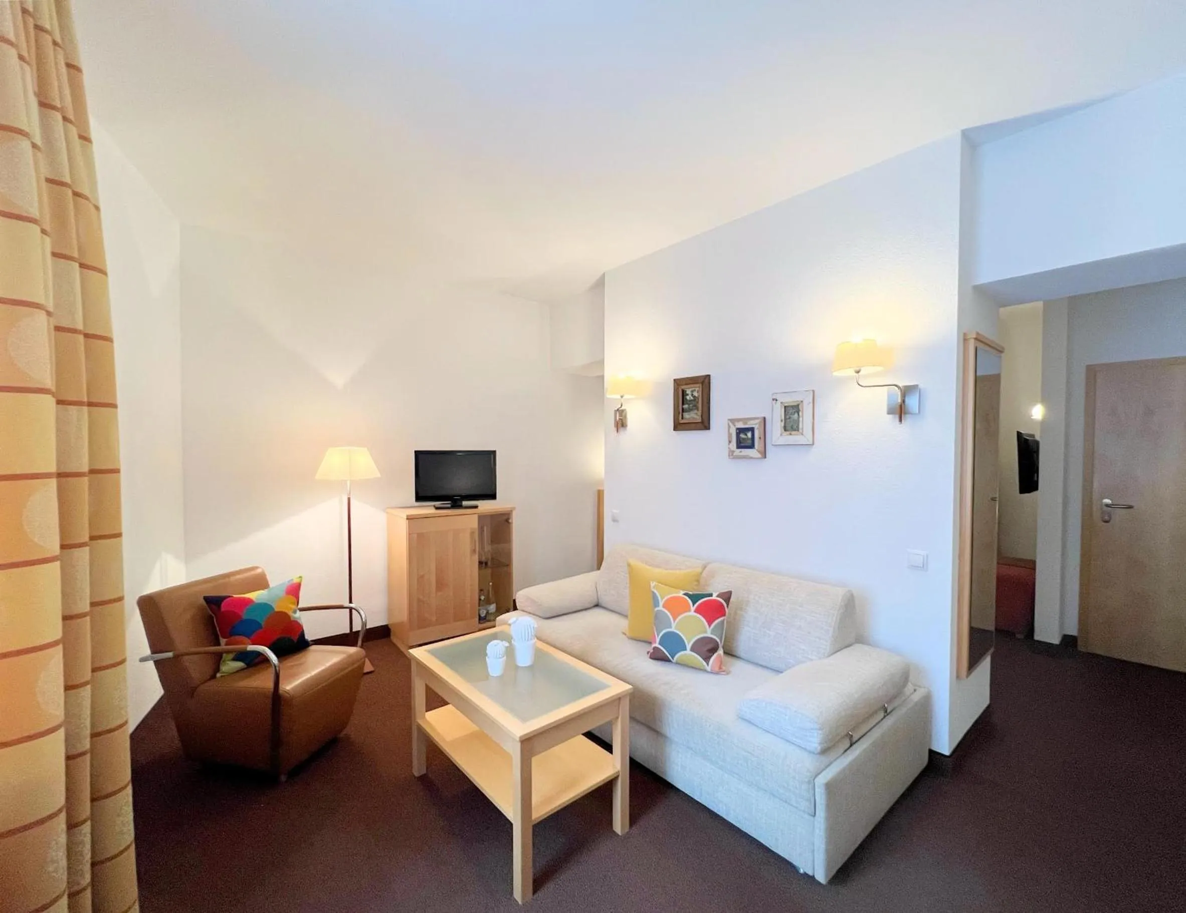 Photo of the whole room, Bed in Greifensteiner Hof