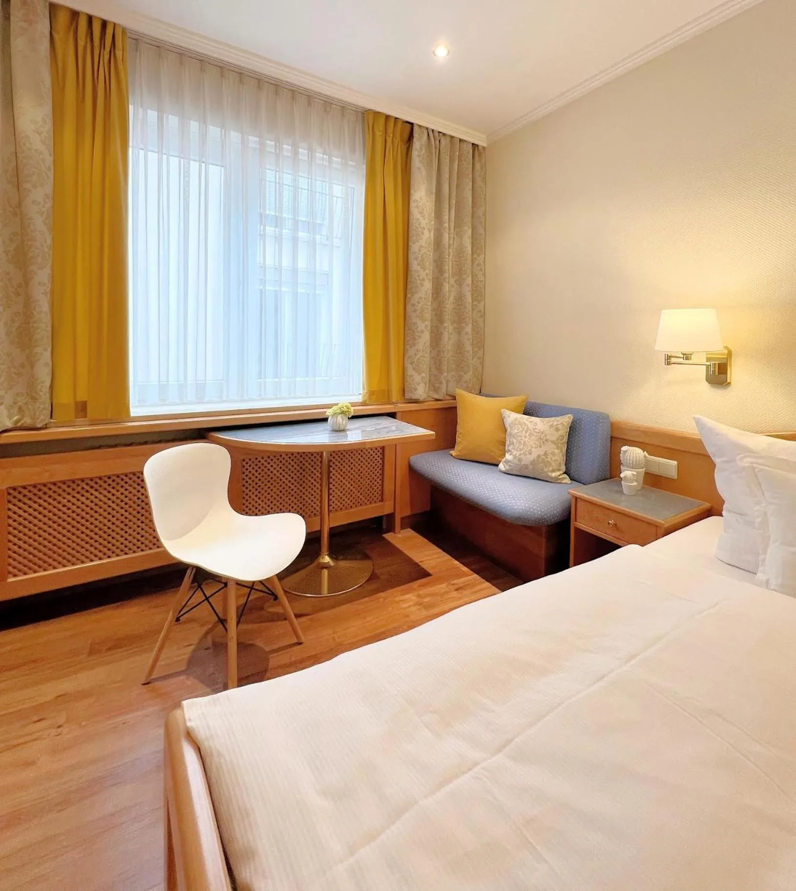 Photo of the whole room, Bed in Greifensteiner Hof