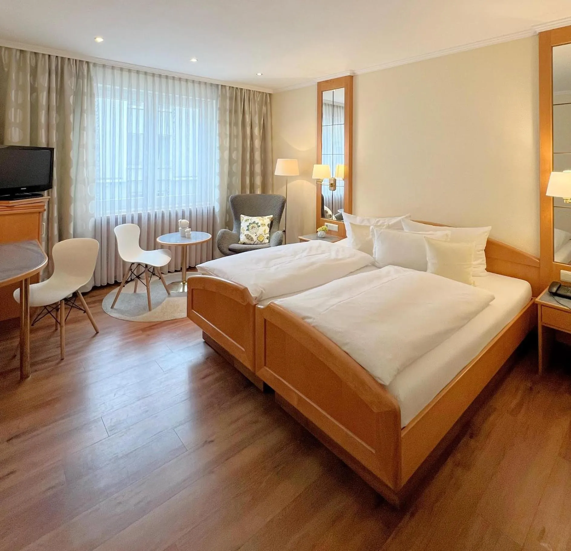 Photo of the whole room, Bed in Greifensteiner Hof