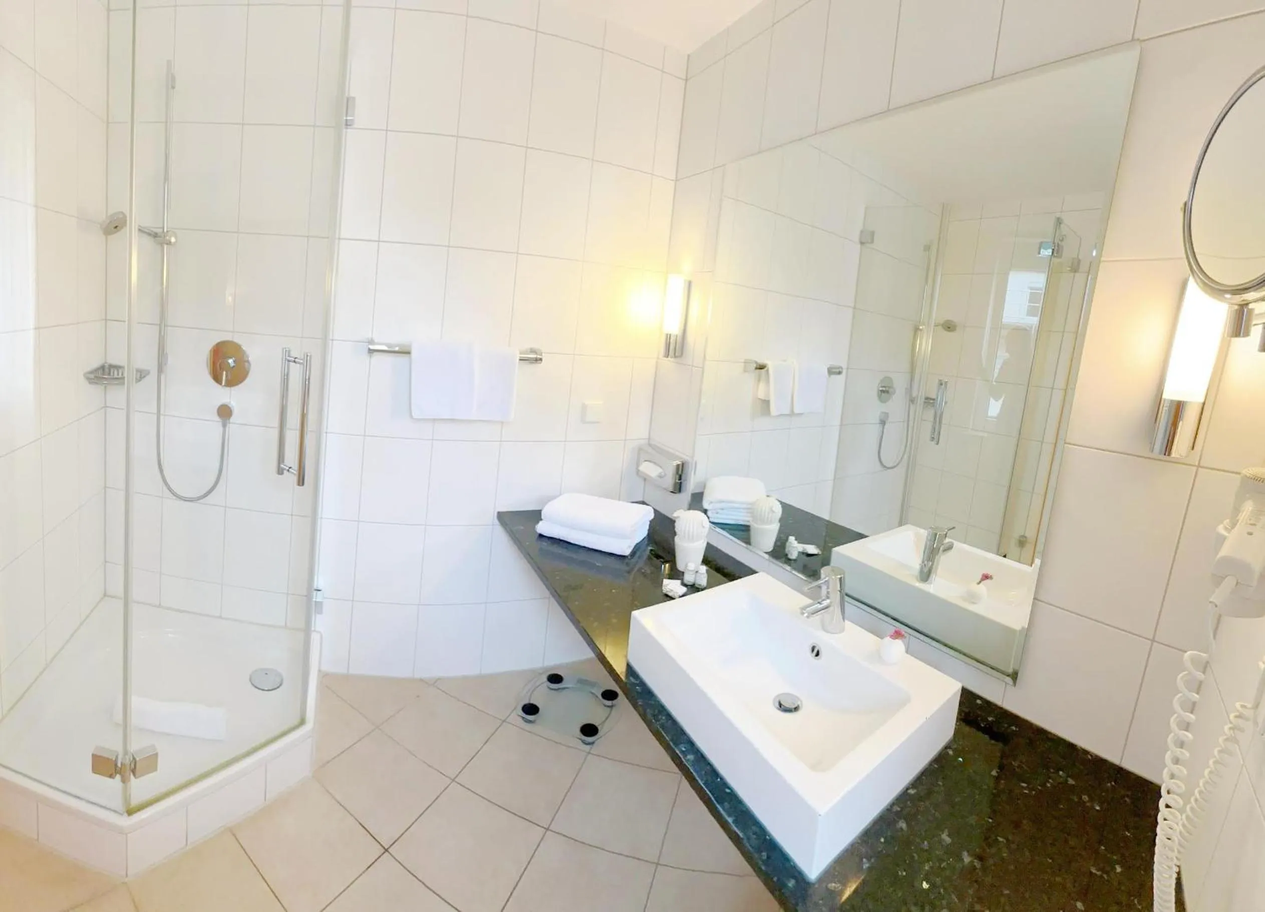 Shower in Greifensteiner Hof