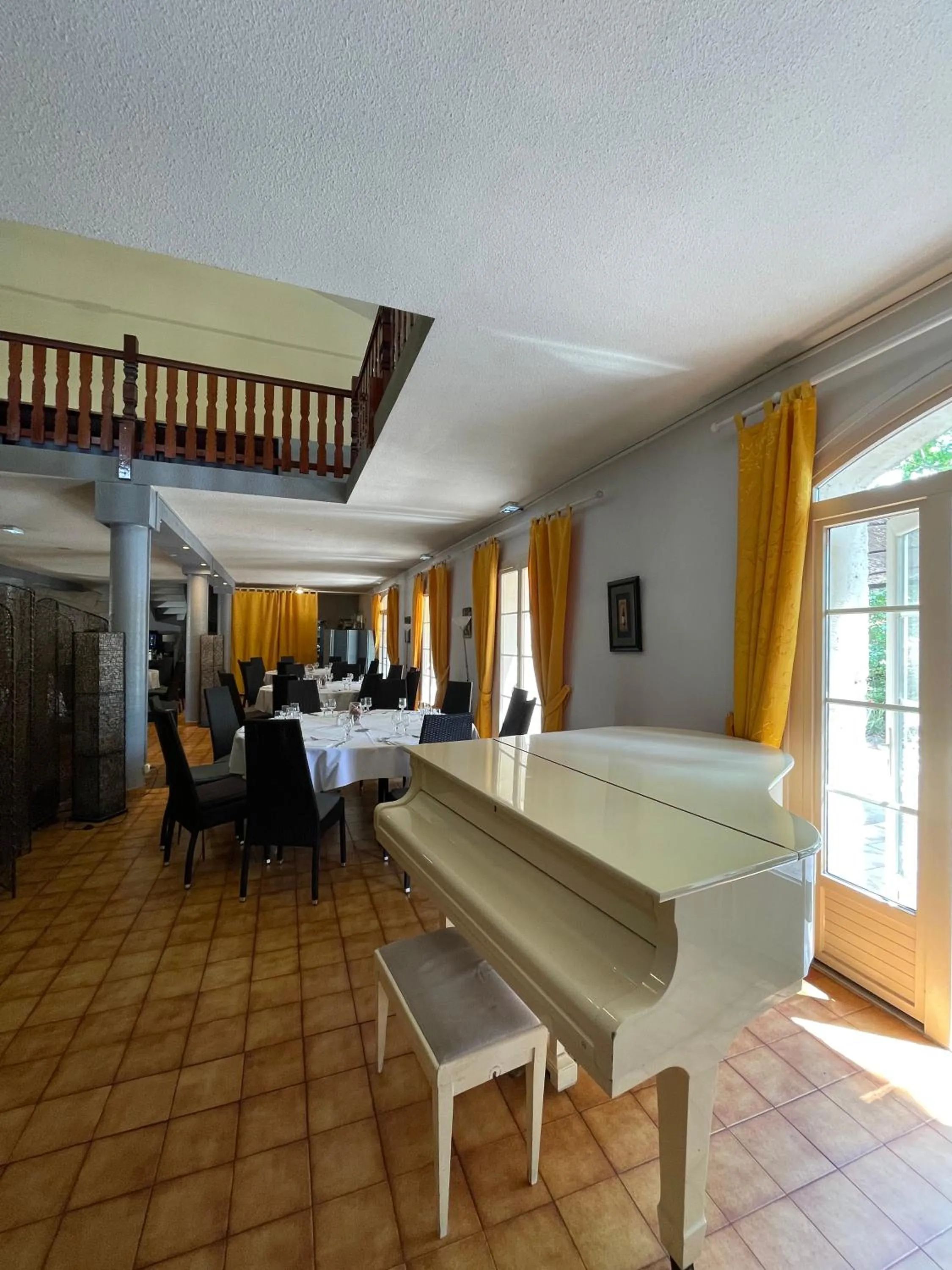 Restaurant/places to eat in Le Clos De L'aube Rouge - Montpellier / Castelnau le Lez