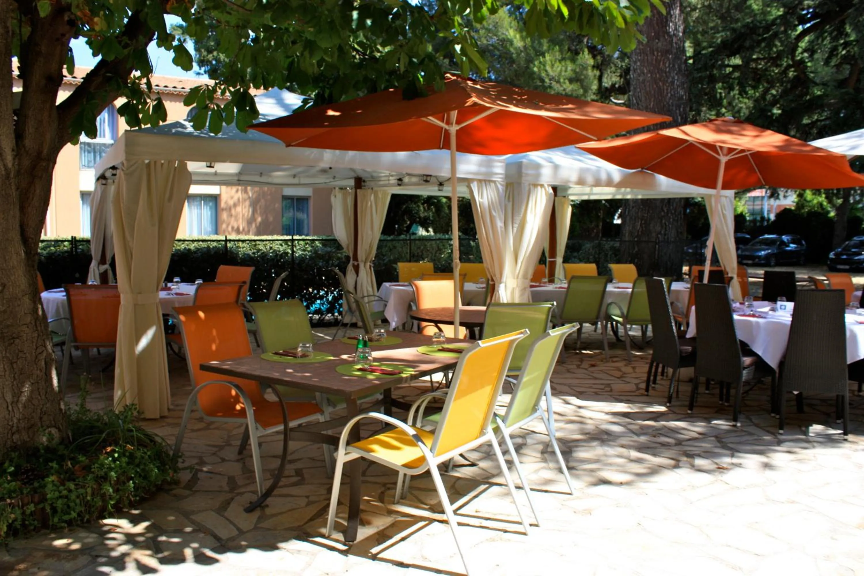 Restaurant/places to eat in Le Clos De L'aube Rouge - Montpellier / Castelnau le Lez