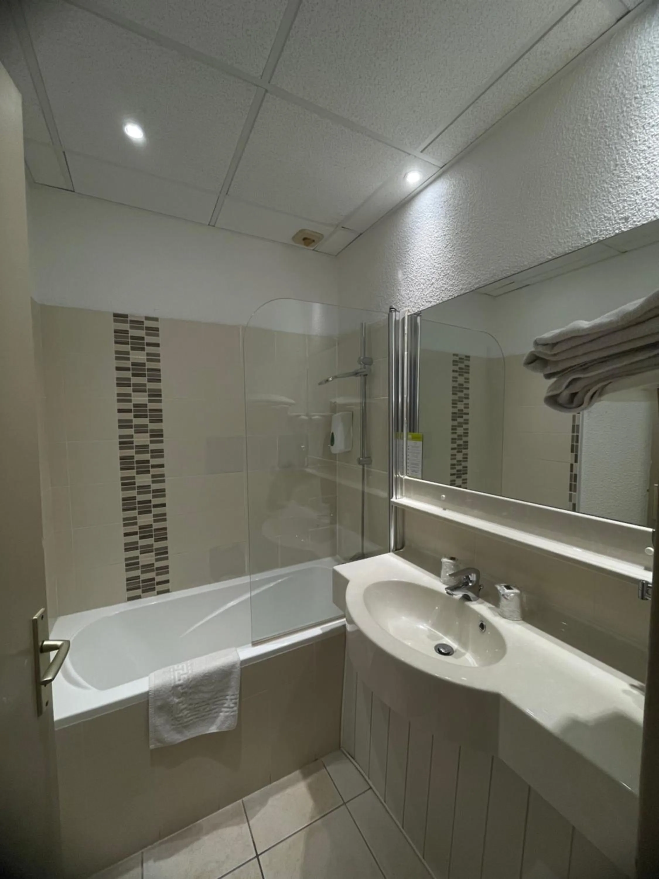 Shower in Le Clos De L'aube Rouge - Montpellier / Castelnau le Lez