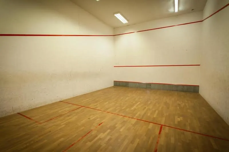 Squash in Le Clos De L'aube Rouge - Montpellier / Castelnau le Lez