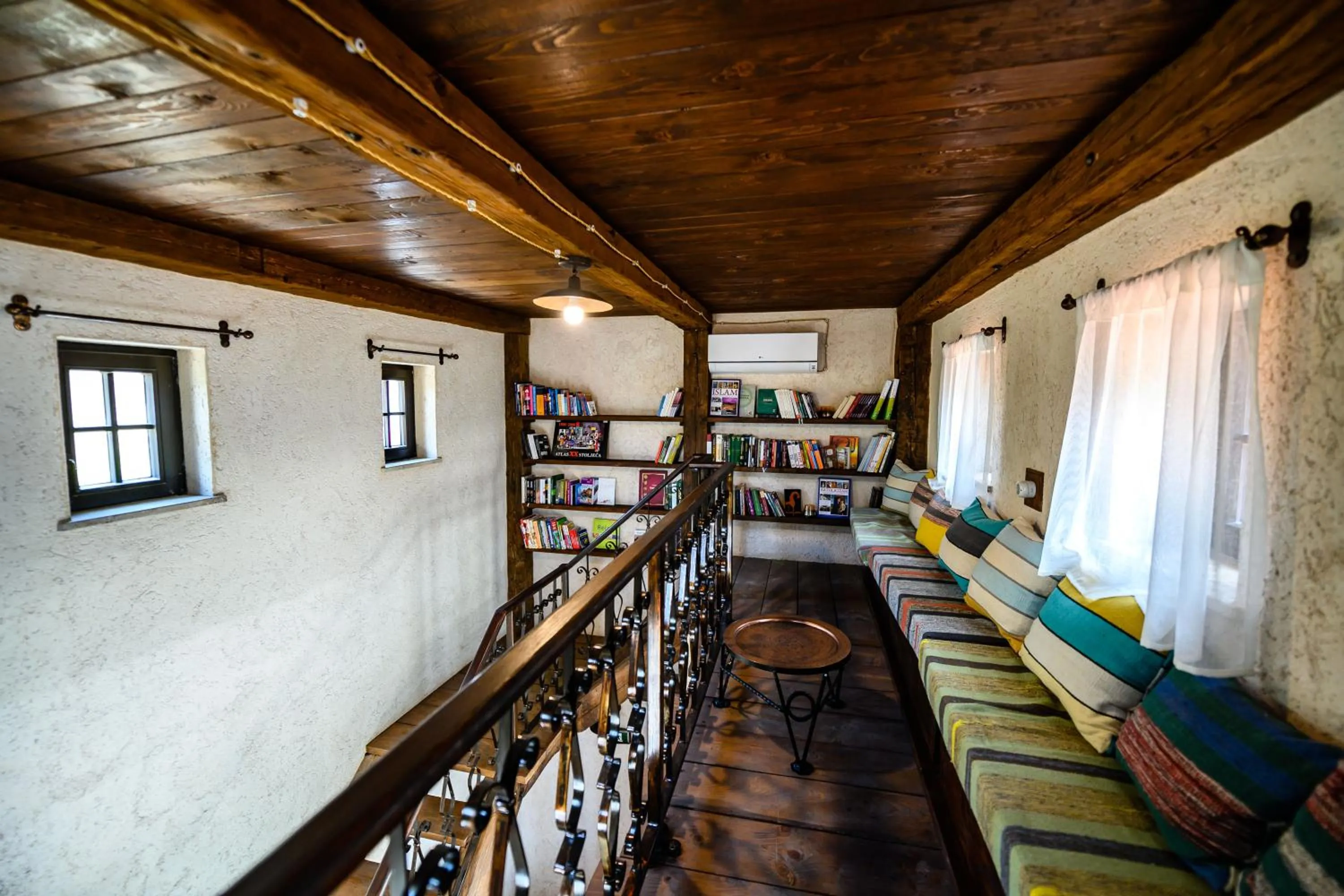 Library, Bed in Stara Čaršija Hotel & SPA
