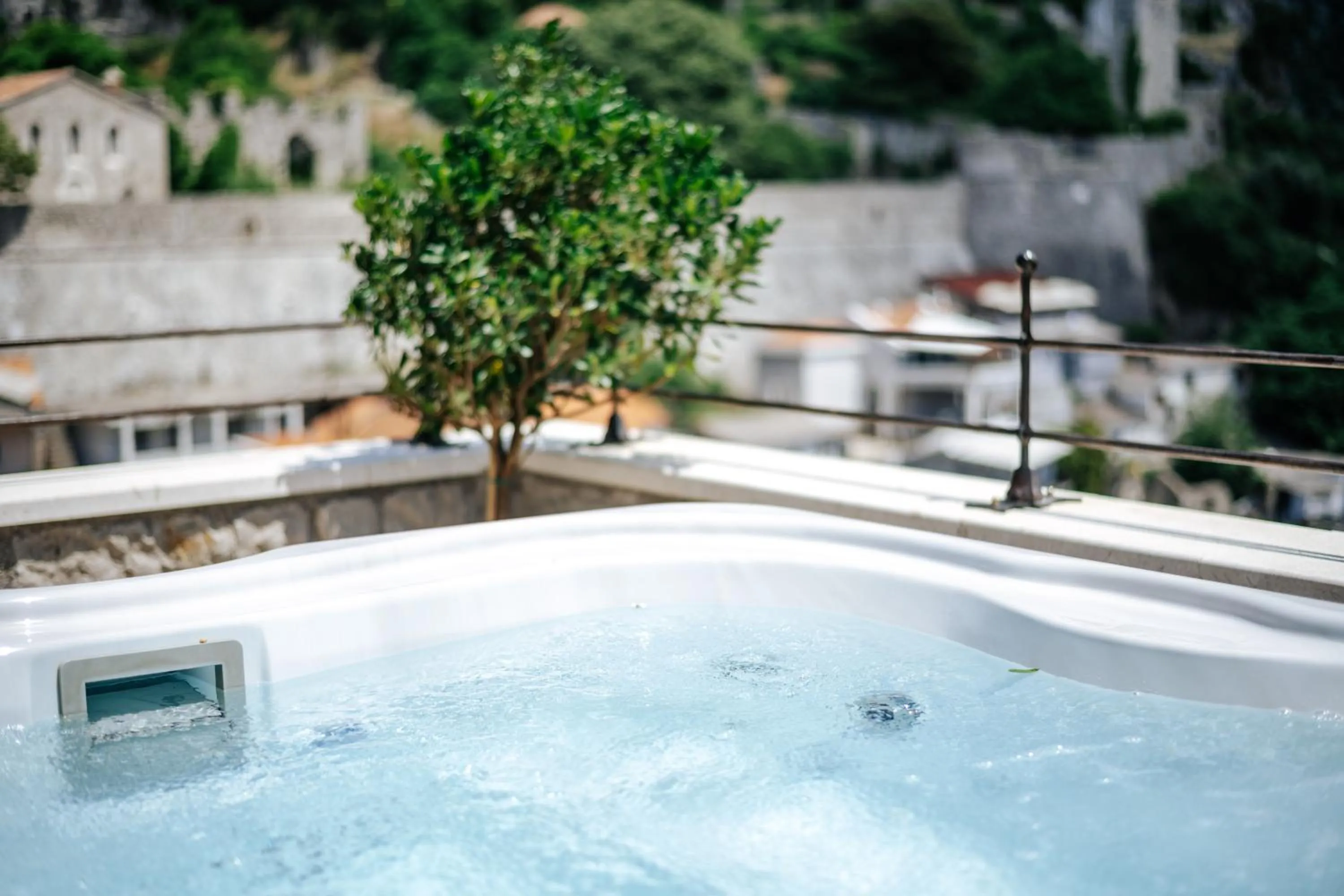 Hot Tub in Stara Čaršija Hotel & SPA