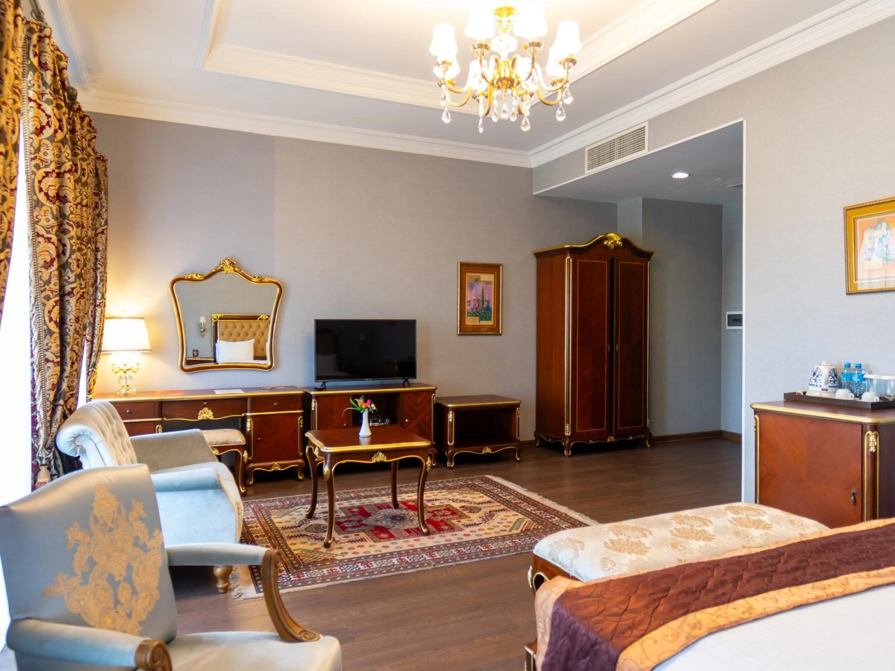 Photo of the whole room, Bed in Shah Palace Luxury Museum Hotel