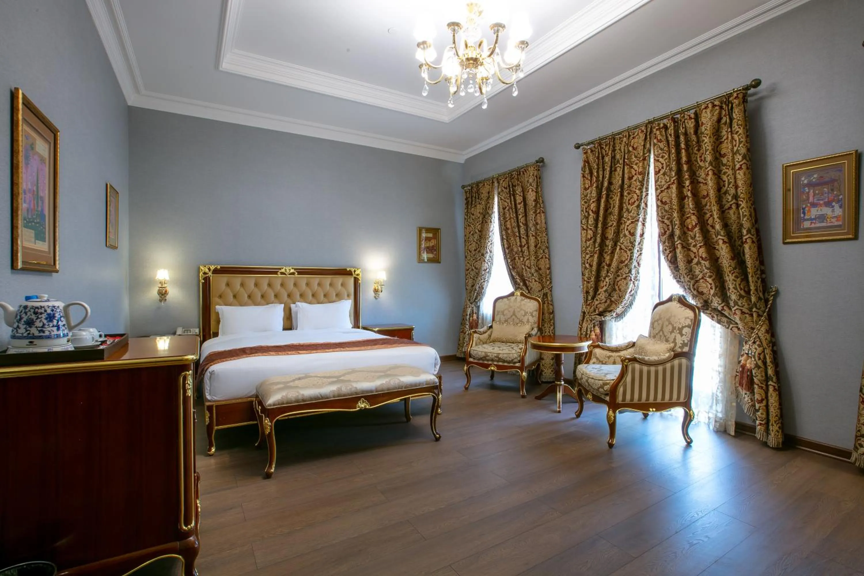 Photo of the whole room, Bed in Shah Palace Luxury Museum Hotel