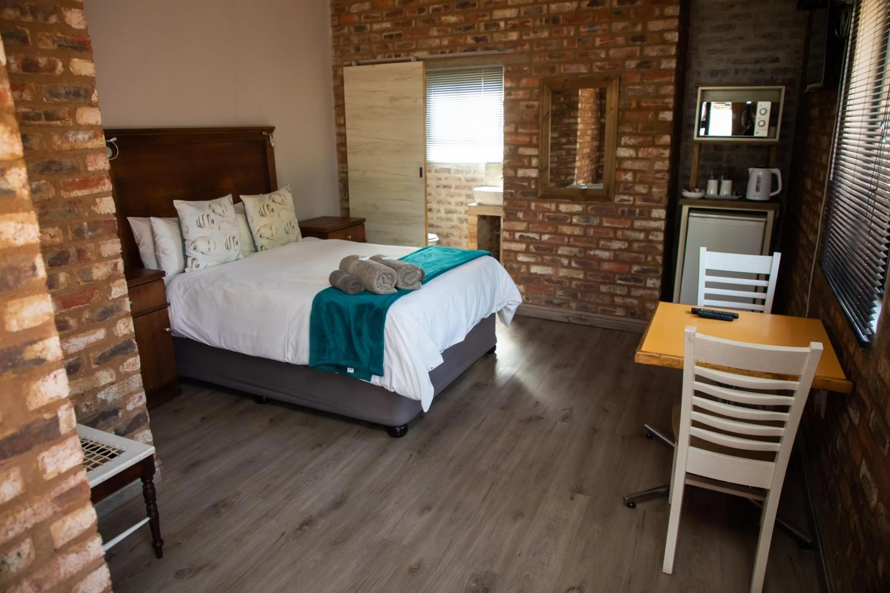 Photo of the whole room, Bed in Opstal Guestfarm