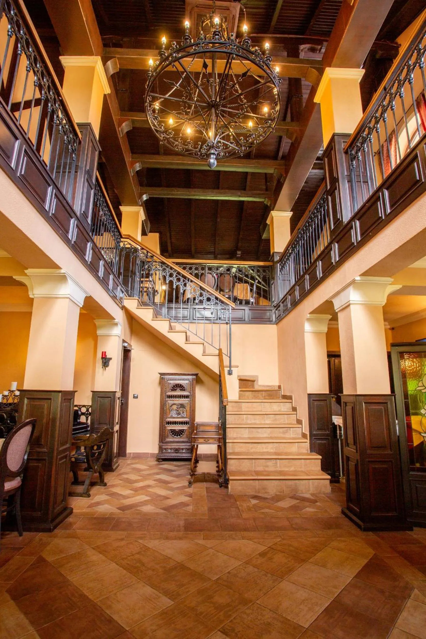 Restaurant/places to eat in Hotel Turnul