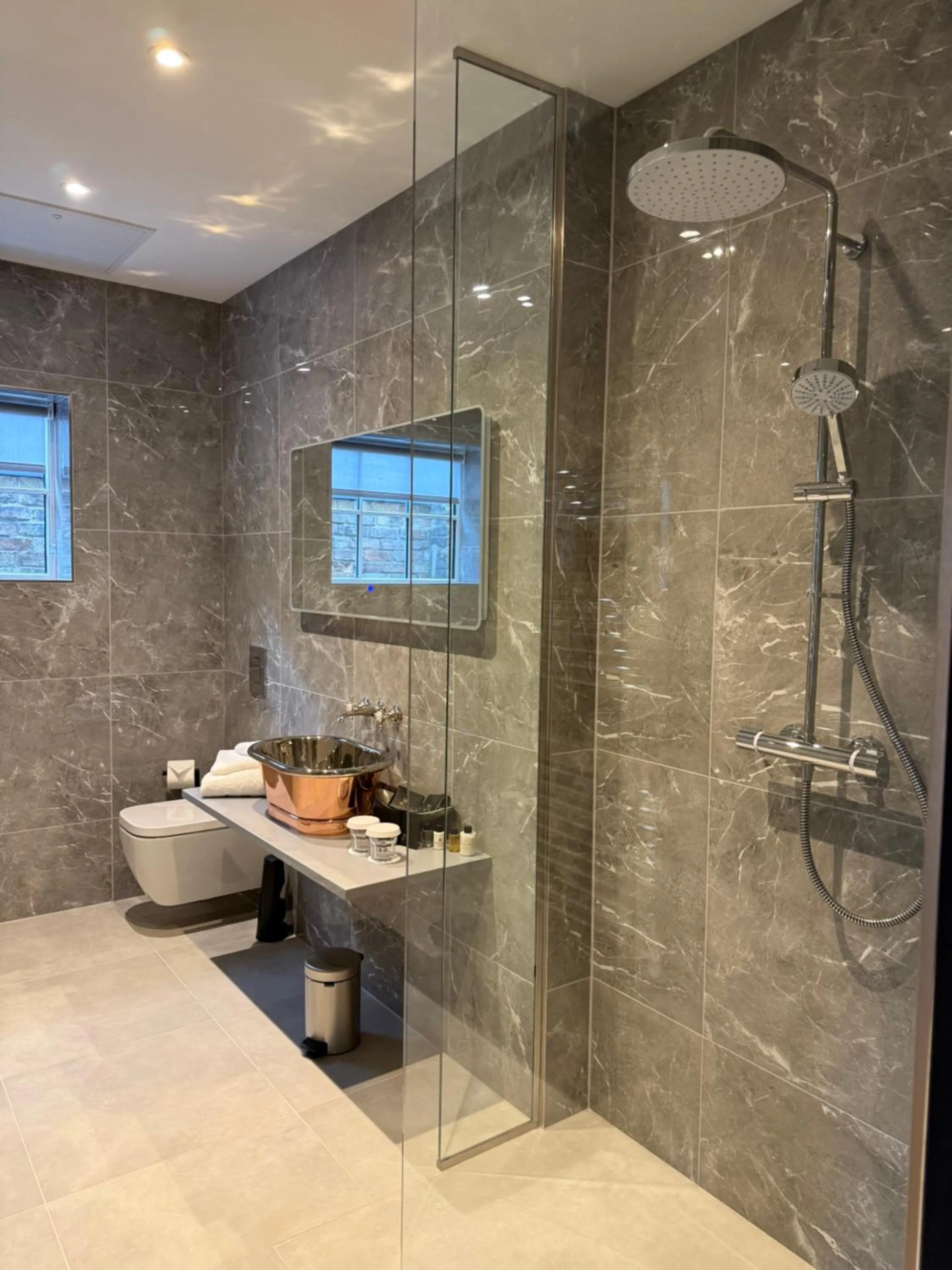 Shower in Poets House