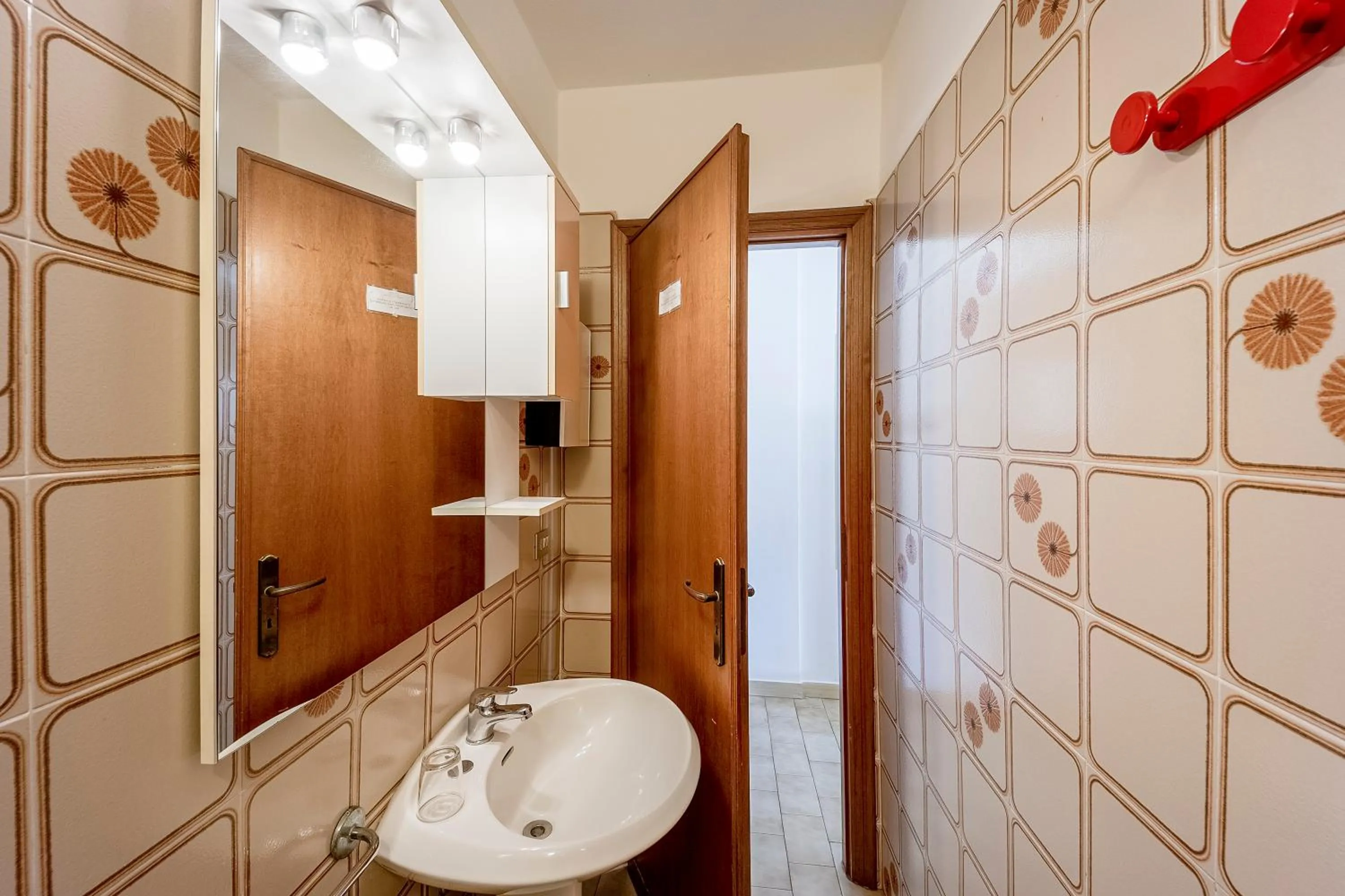 Bathroom in Loano Apartment Pool & Garden